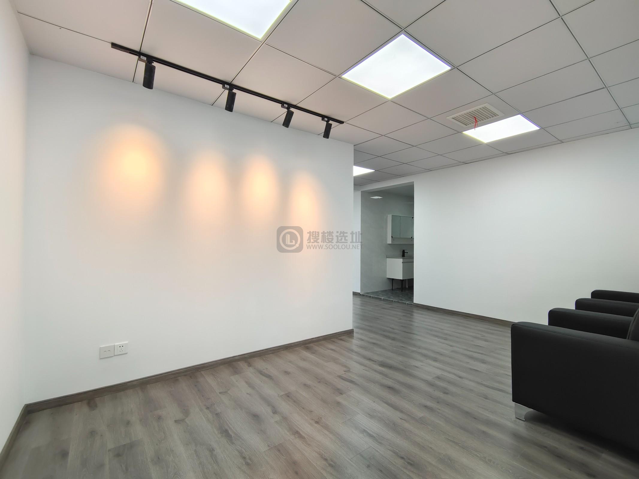 日月大厦面积196平