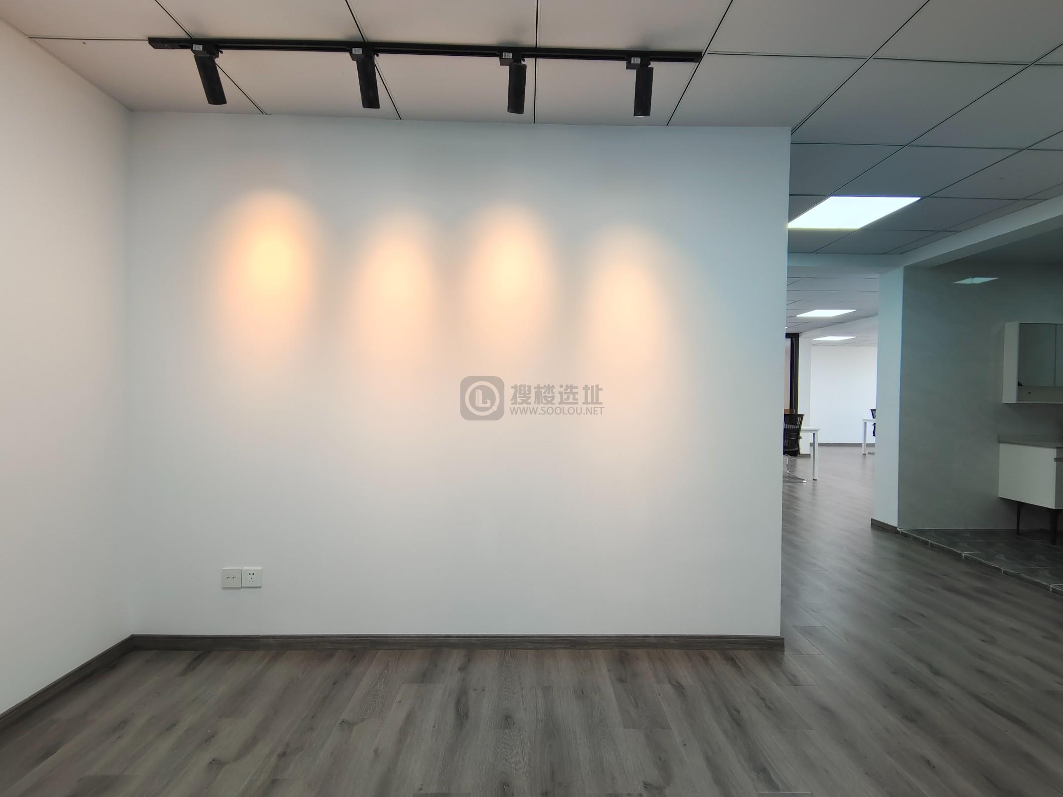 日月大厦面积196平