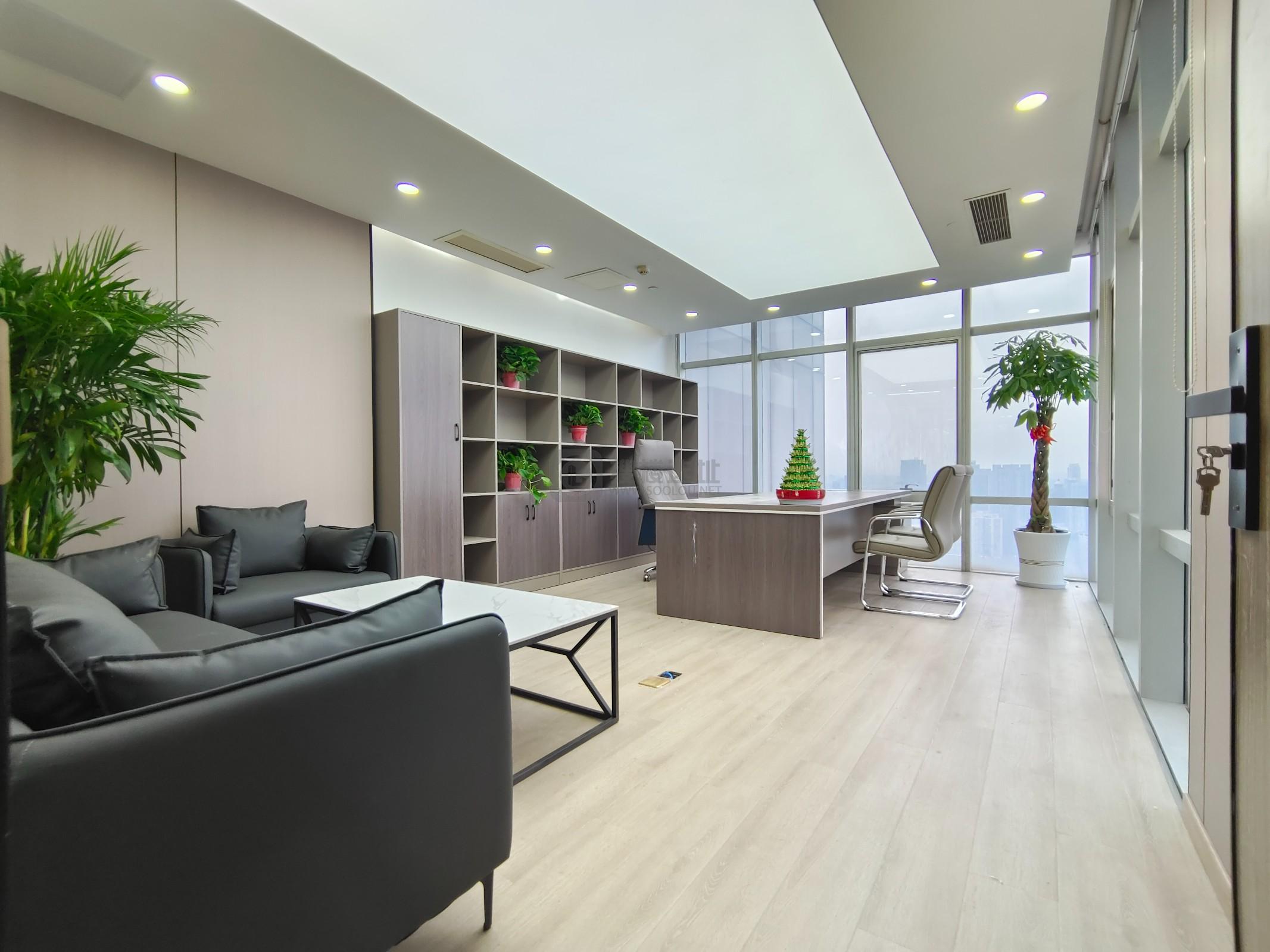 新世纪广场面积308平