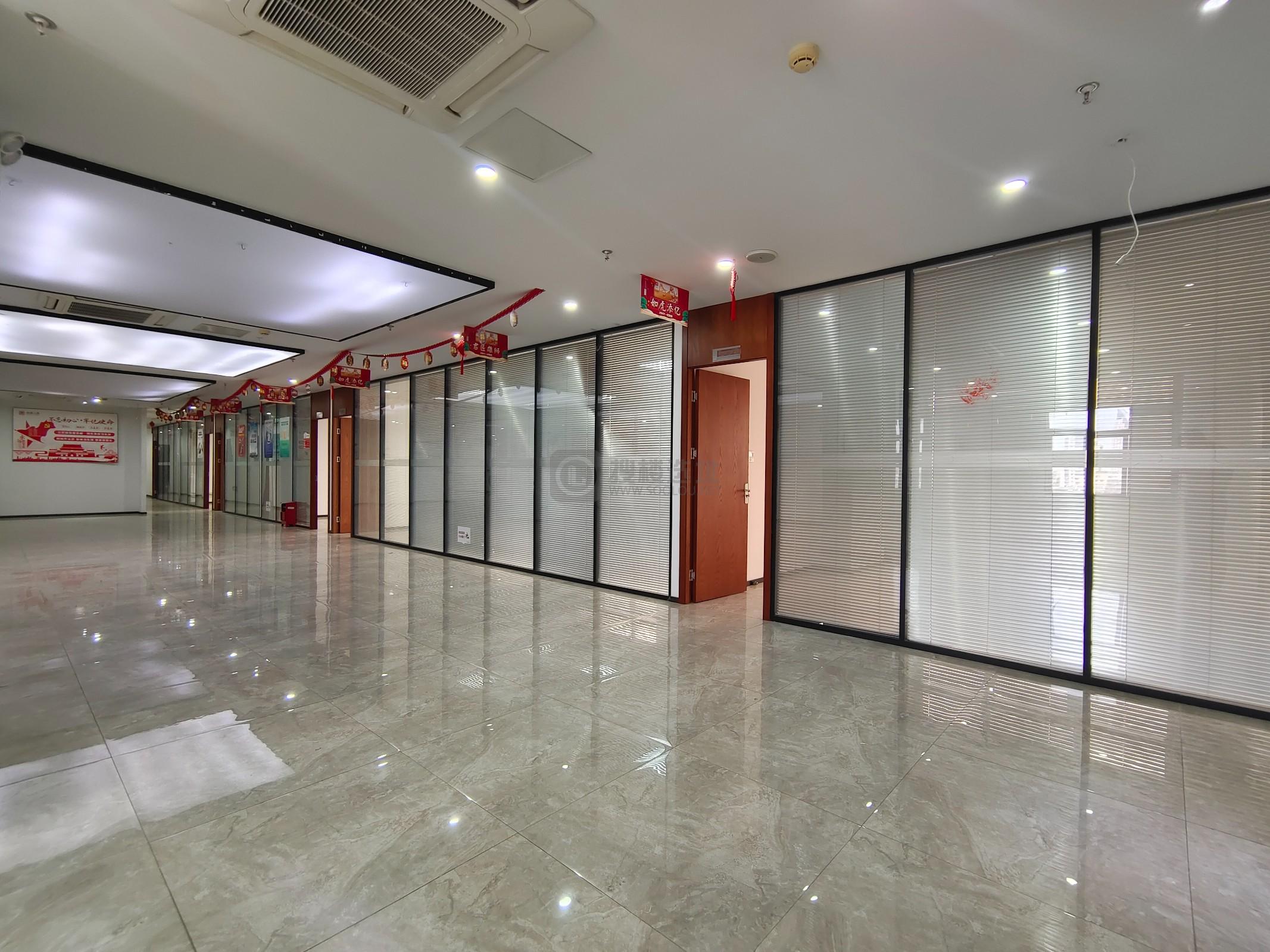 九龙湖企业总部园面积900平