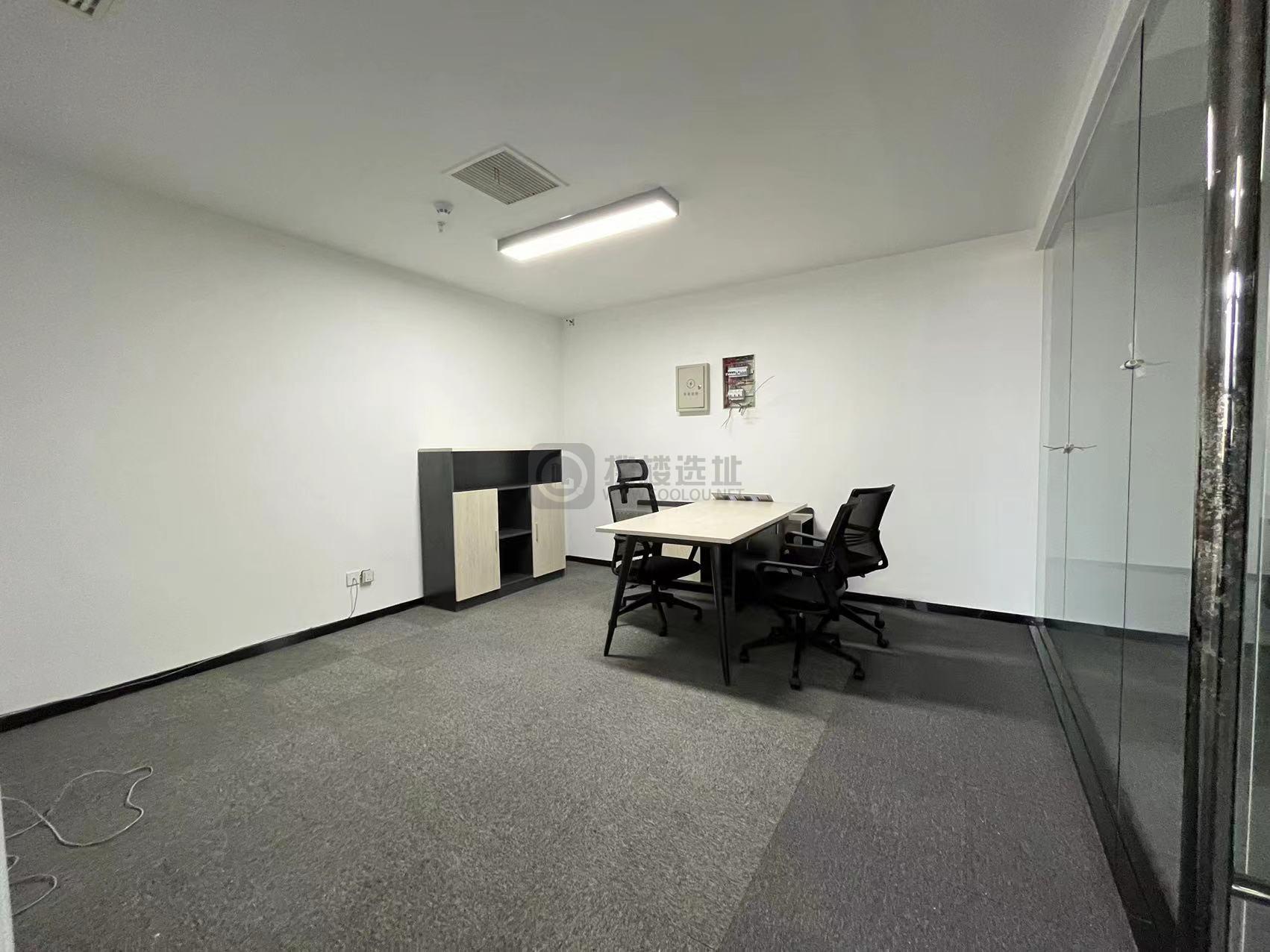 联通大厦面积76平