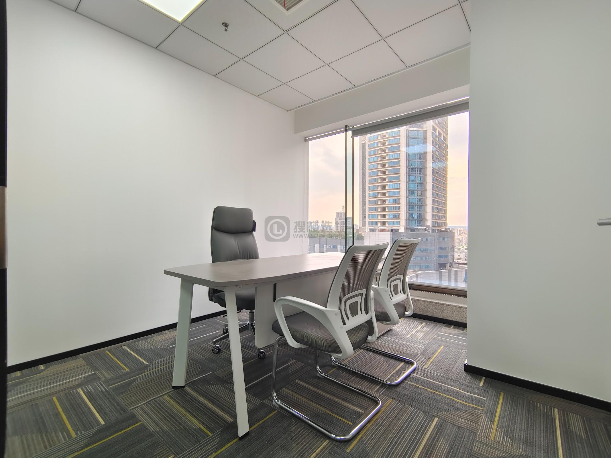 商茂世纪广场面积179平