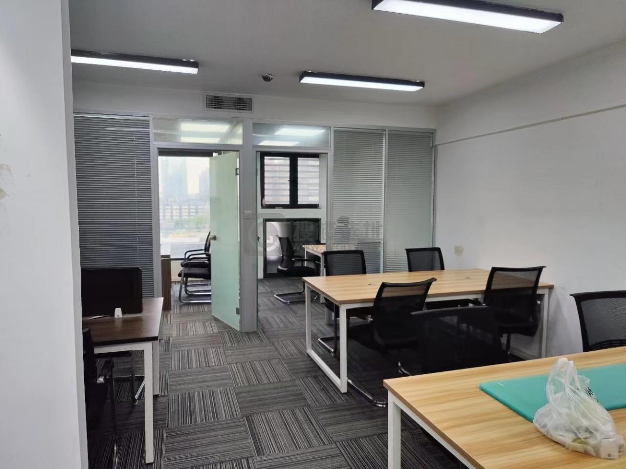 远洋国际中心面积70平