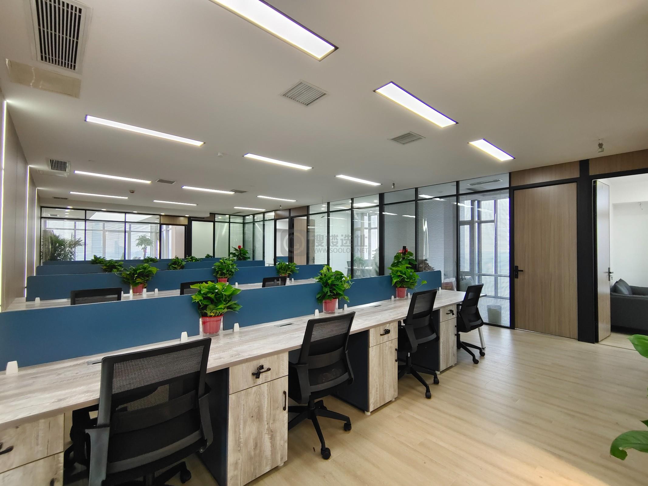 新世纪广场面积308平