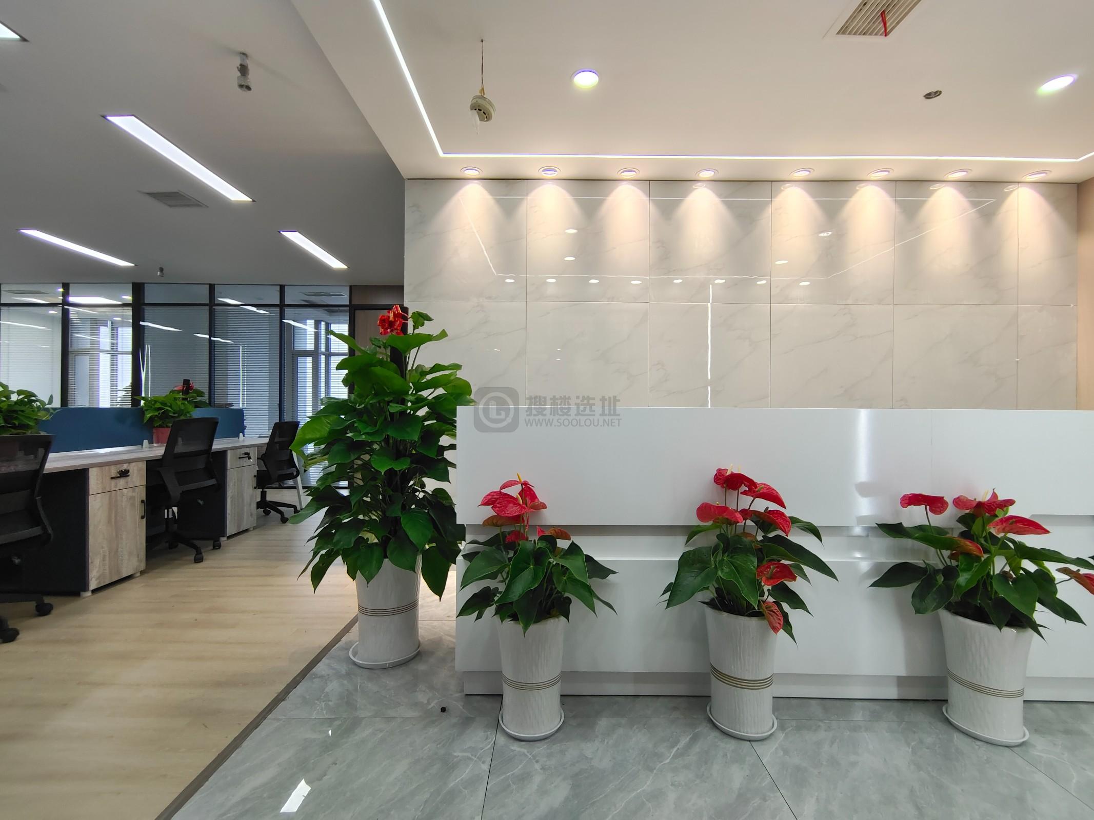 新世纪广场面积308平