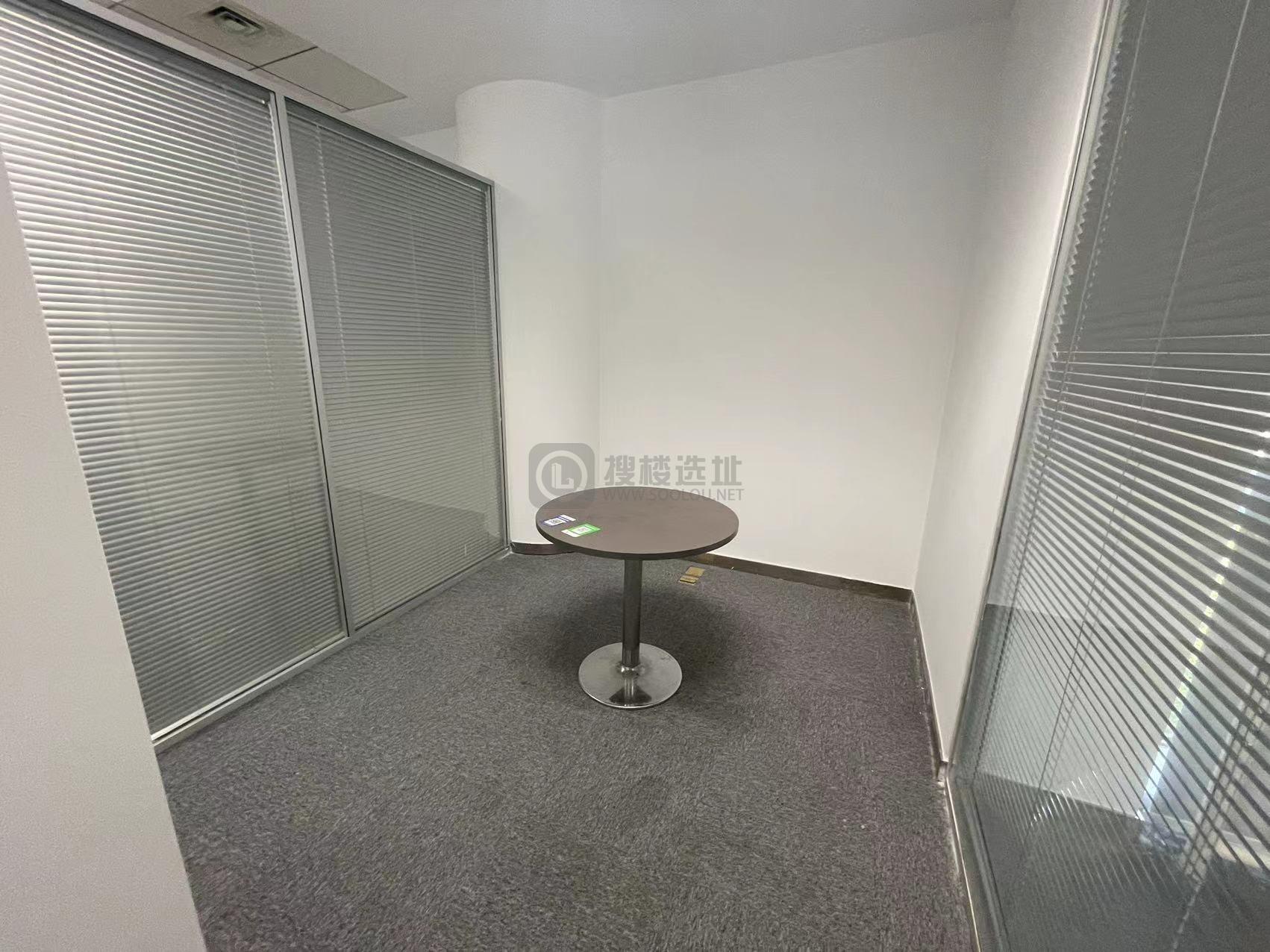 云峰大厦面积373平