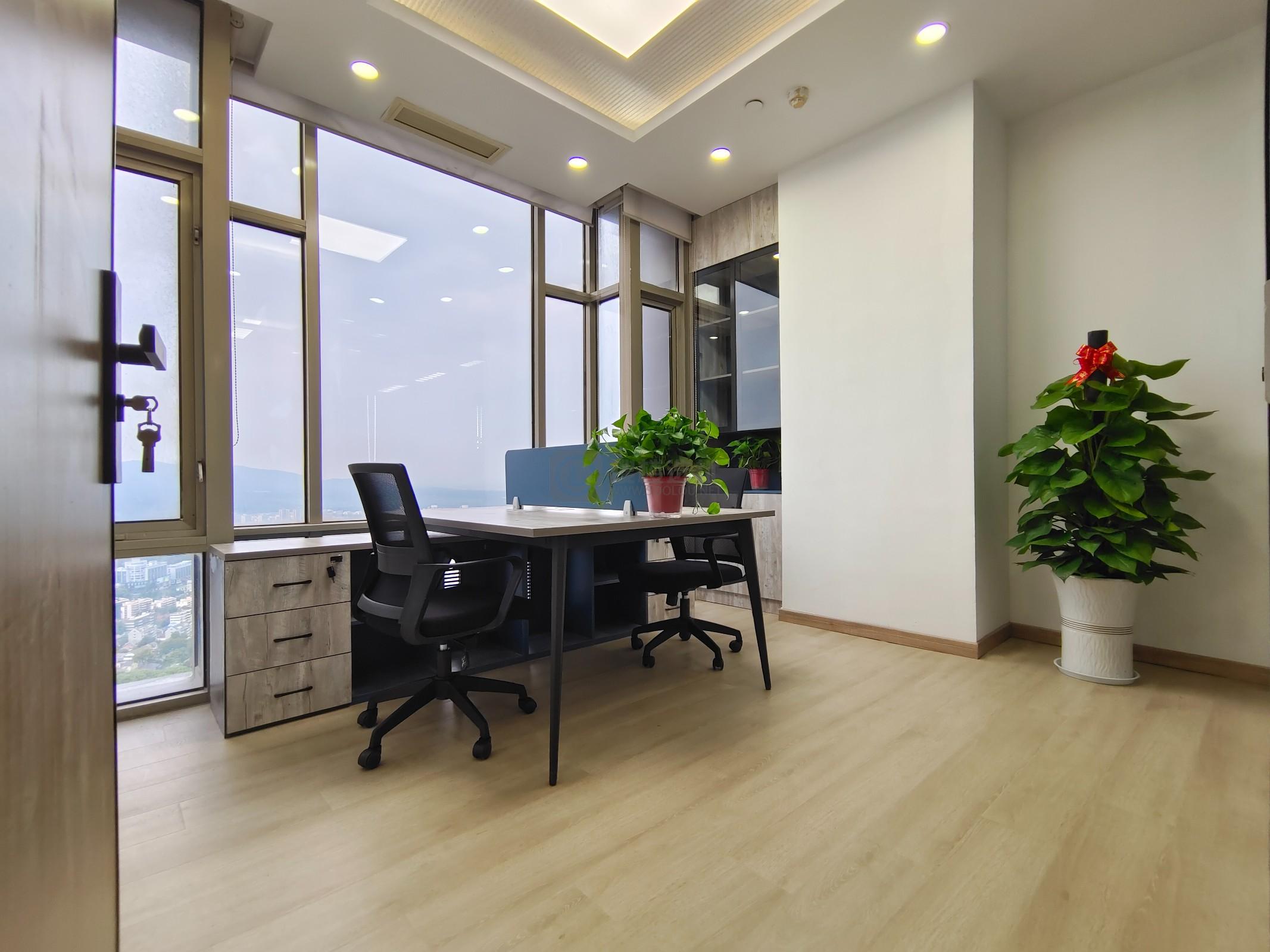 新世纪广场面积308平