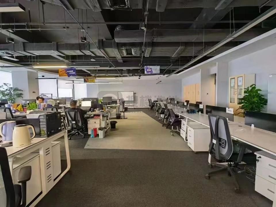 世茂城品面积1700平