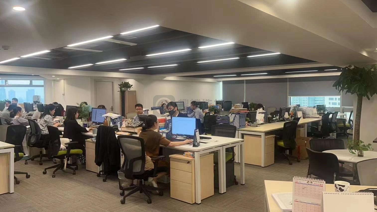 金鹰国际商城面积684平