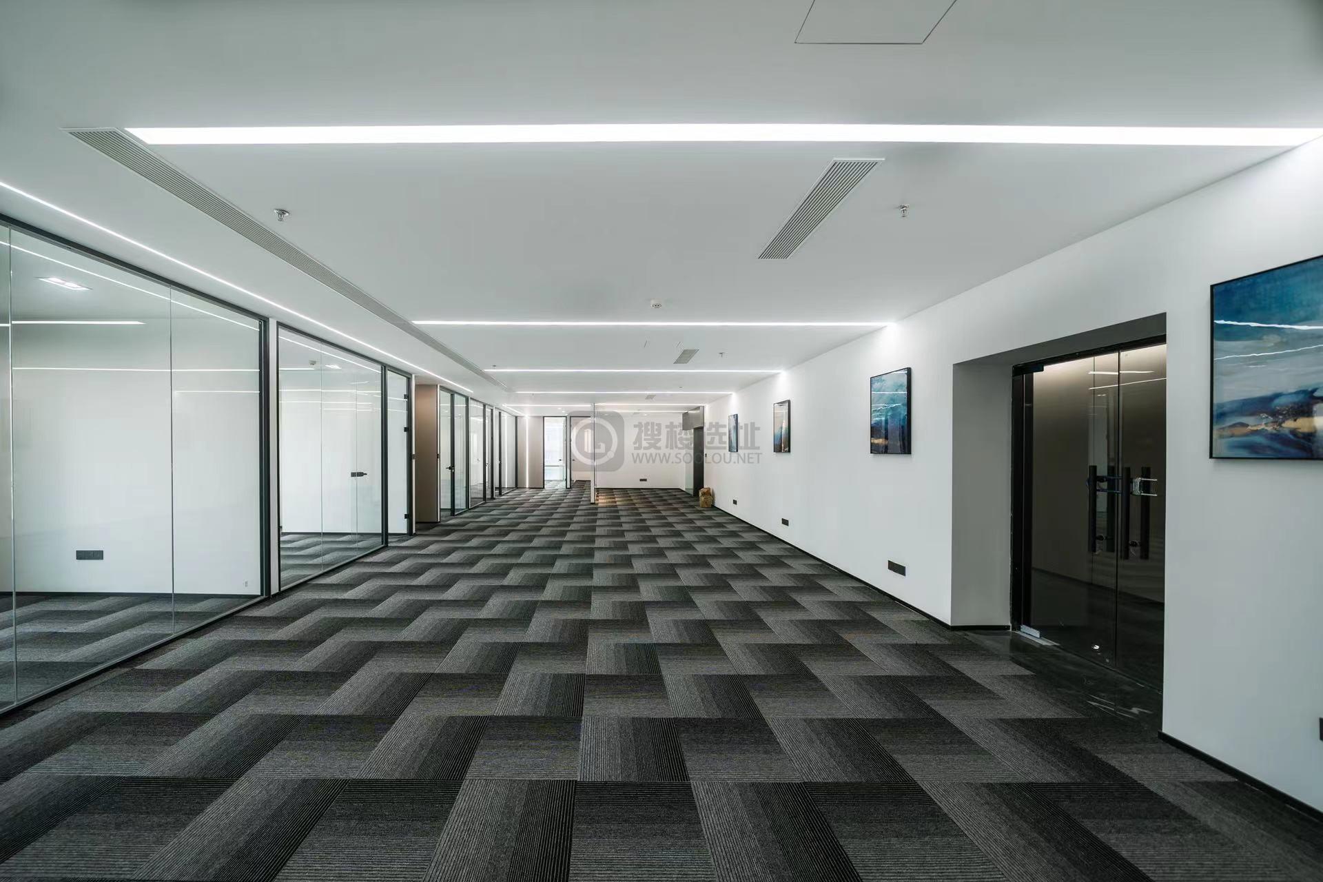 新世纪广场面积375平