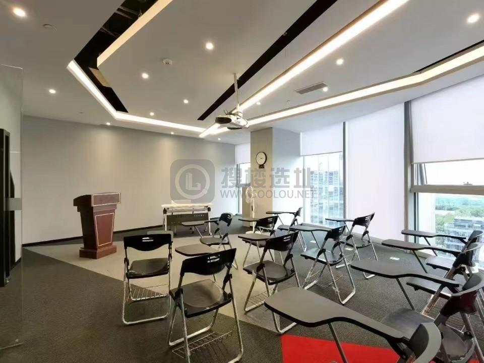 世茂城品面积1700平