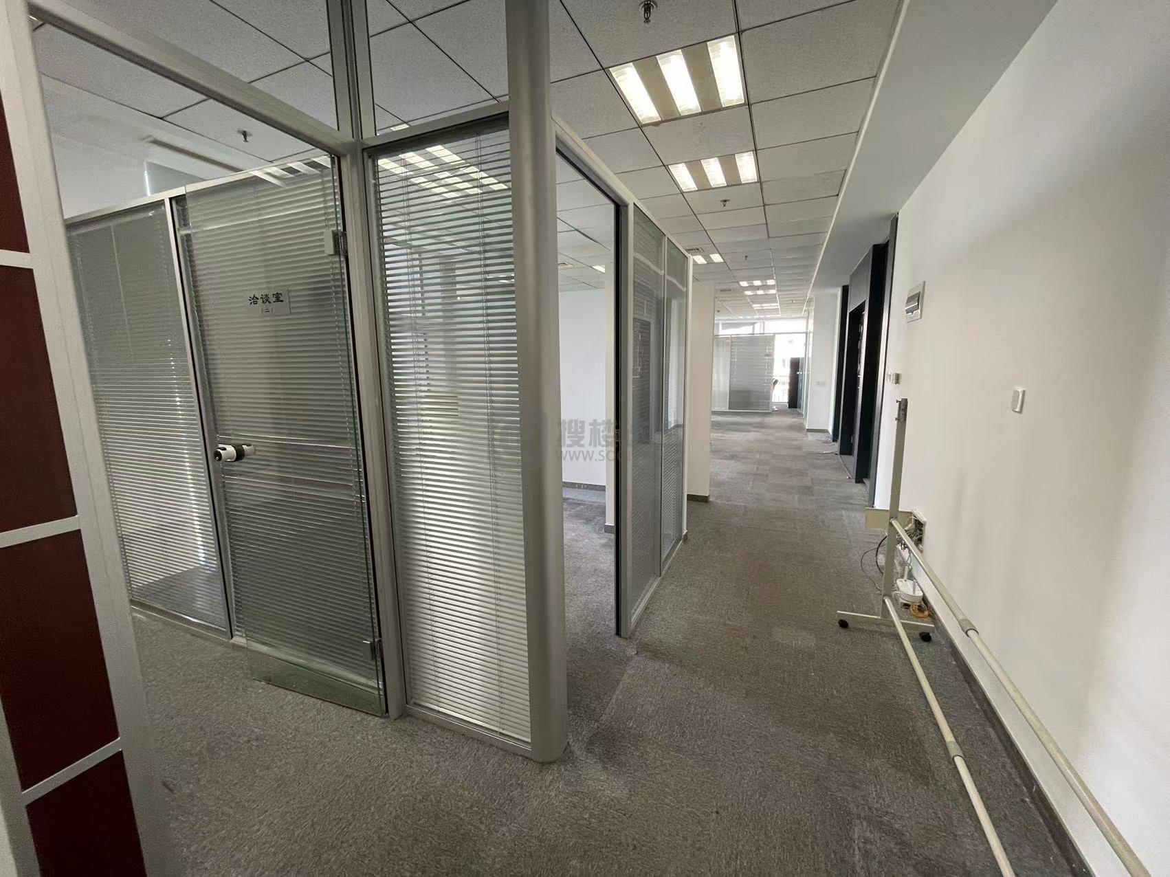 云峰大厦面积373平