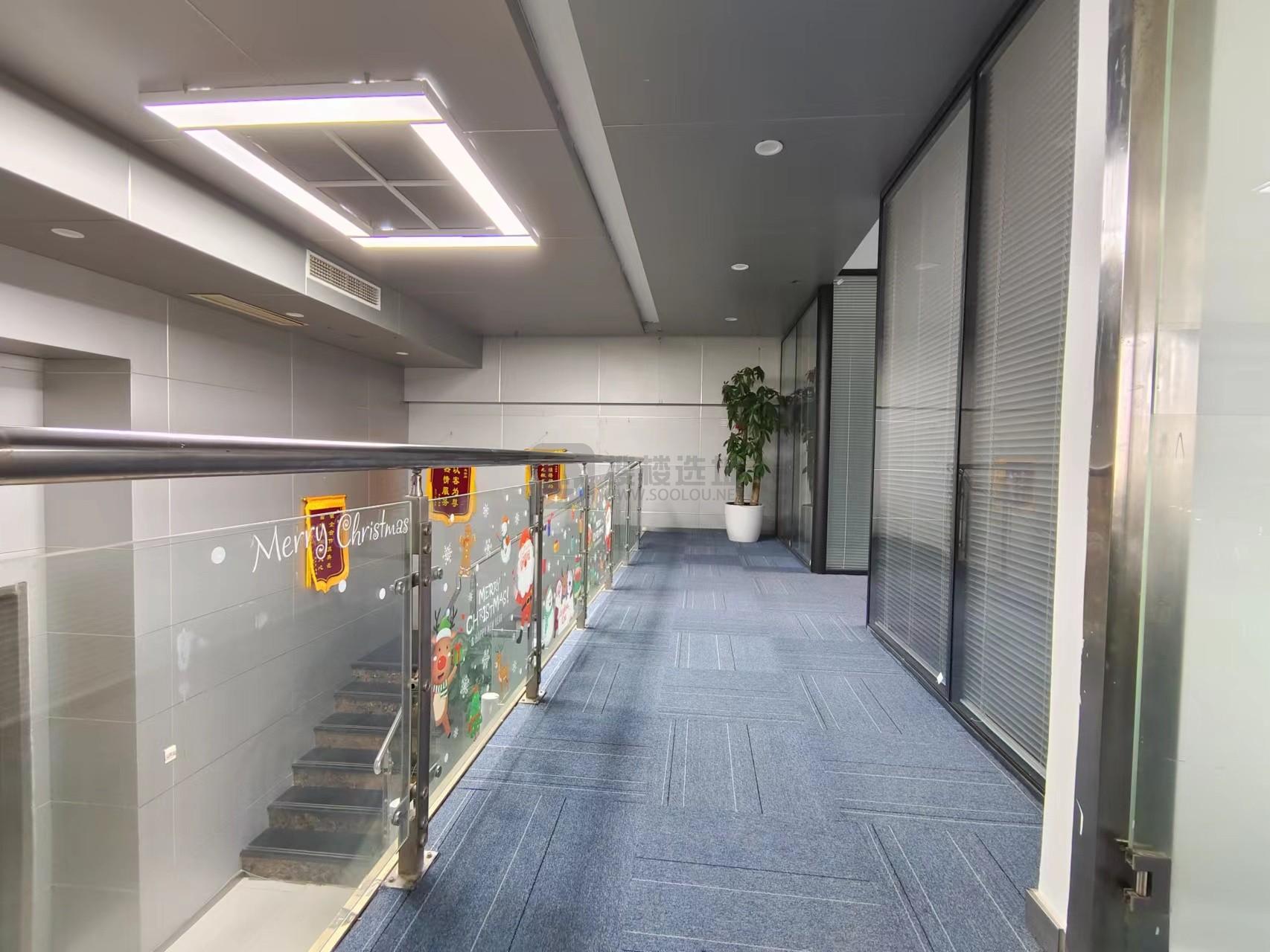 长发中心（CFC）面积330平