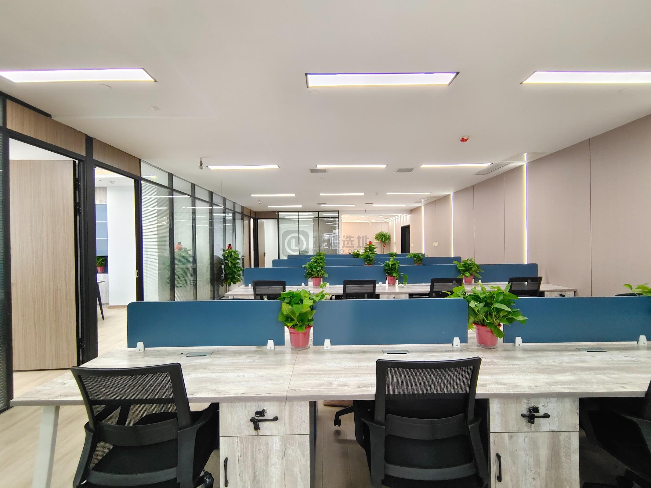 新世纪广场面积308平