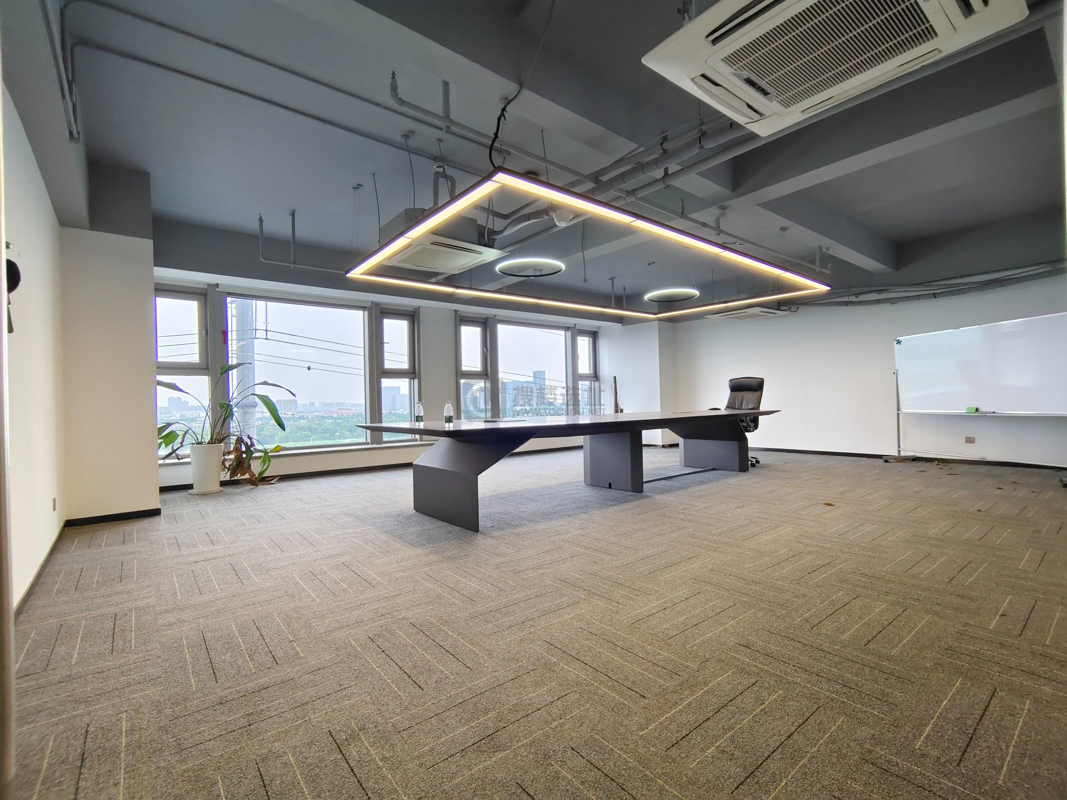 九龙湖企业总部园面积1036平