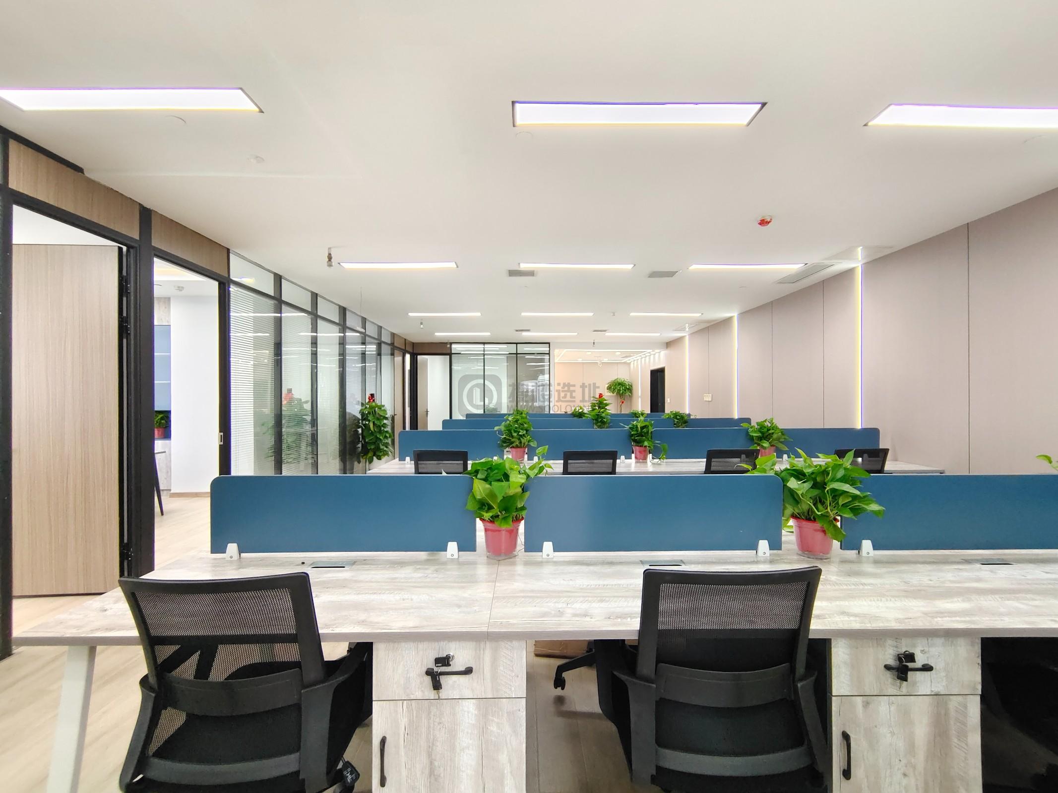 新世纪广场面积308平