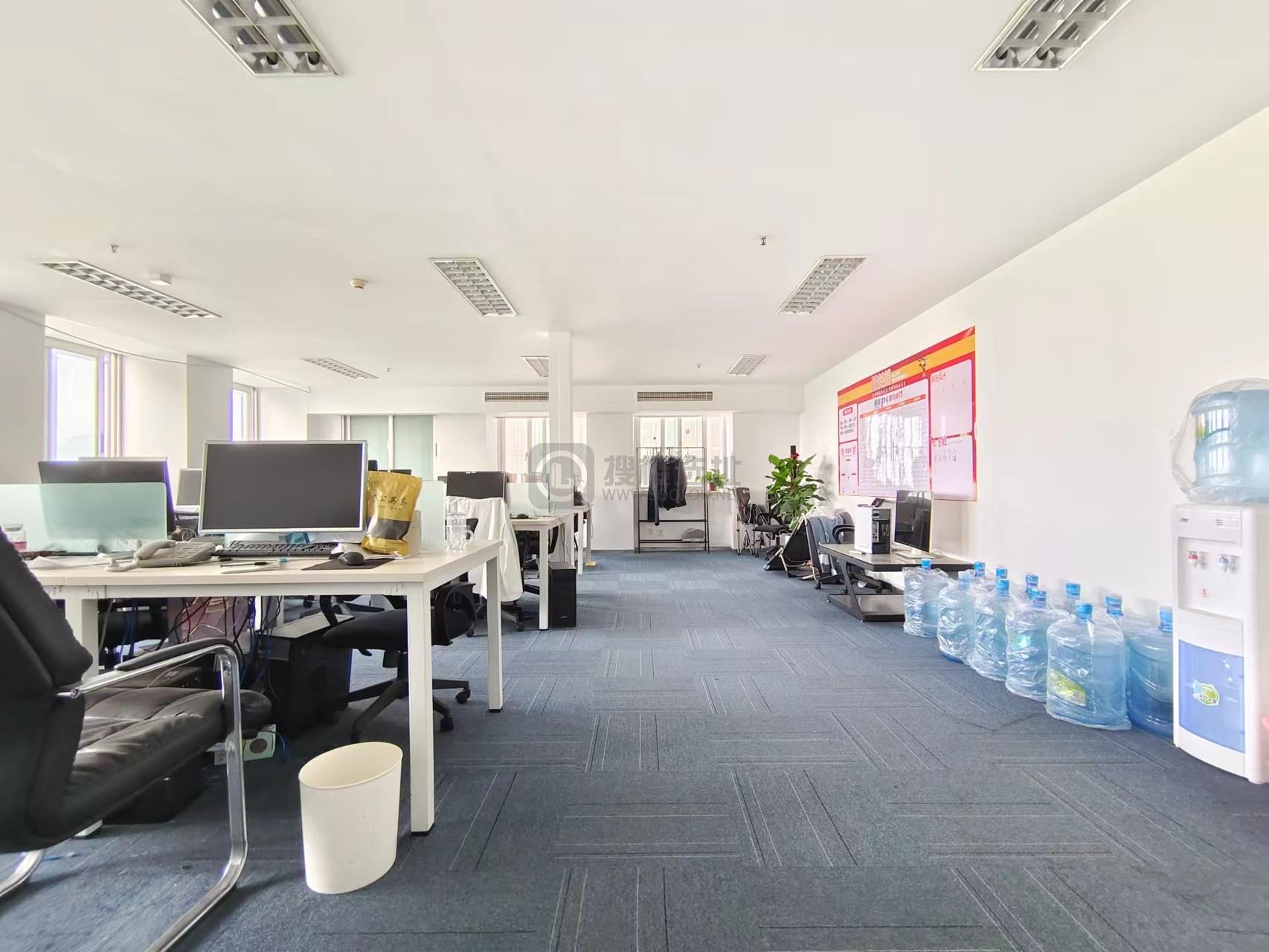 长发中心（CFC）面积330平