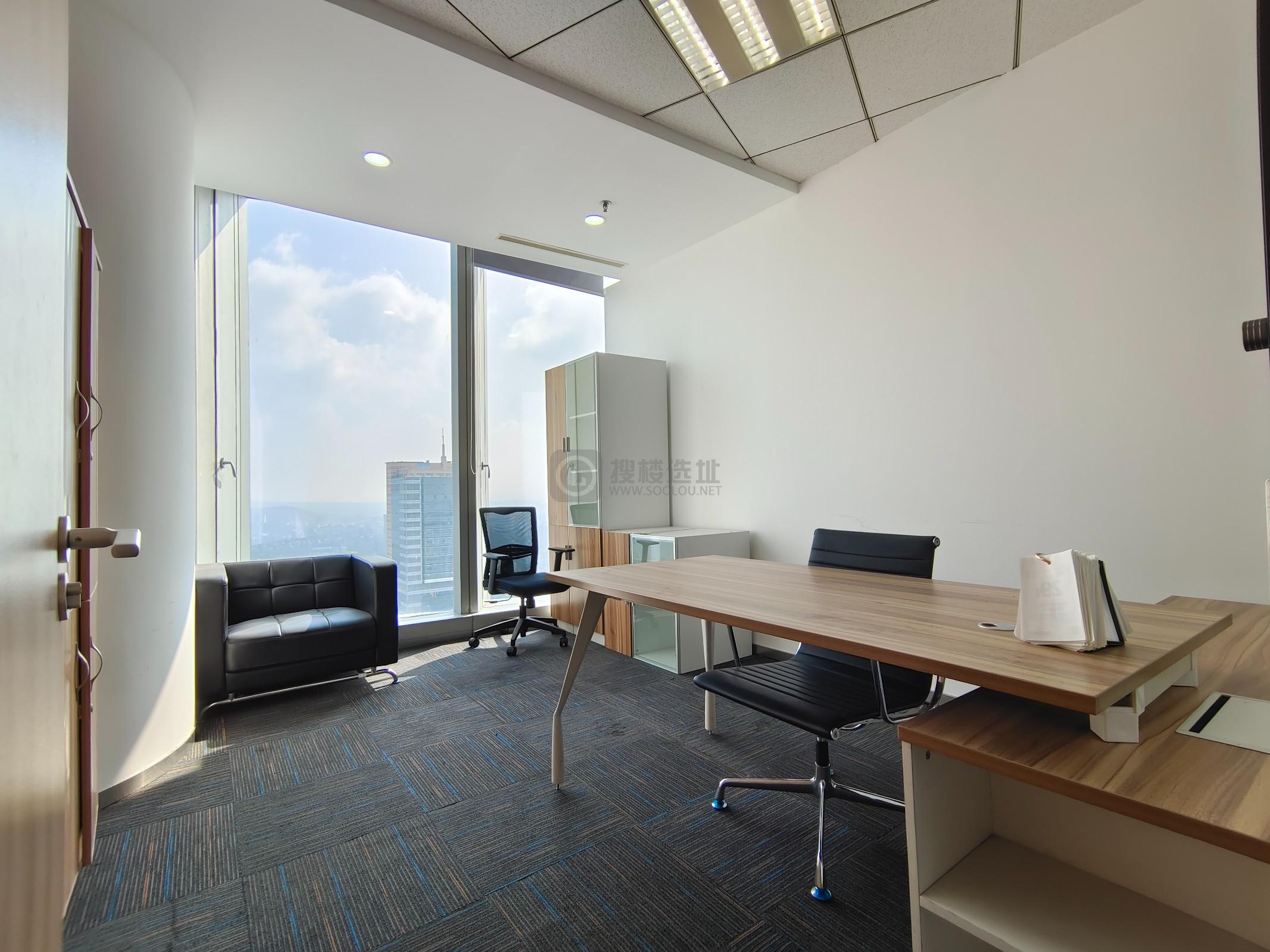 紫峰大厦面积500平