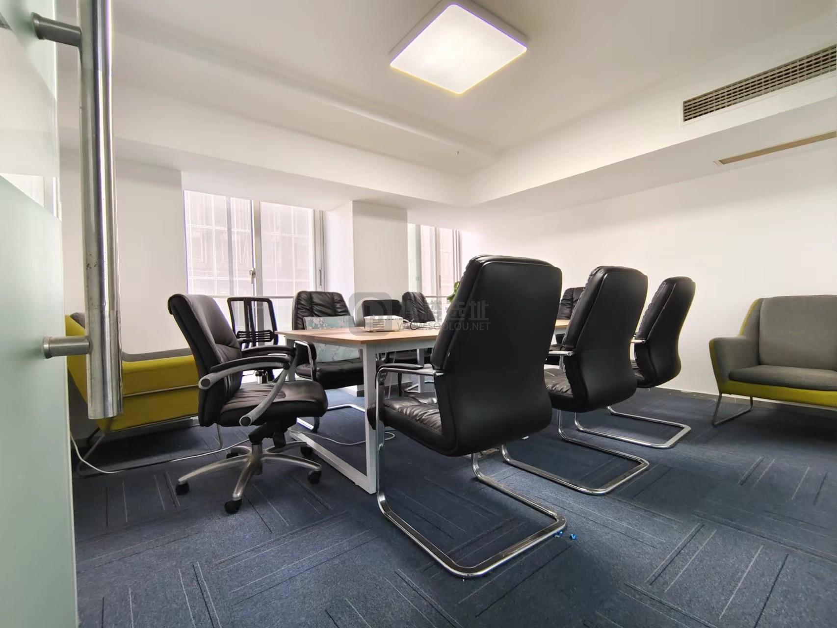 长发中心（CFC）面积330平