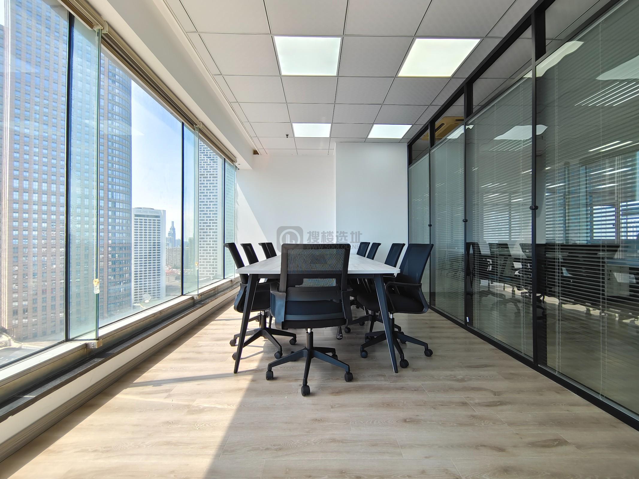 商茂世纪广场面积318平