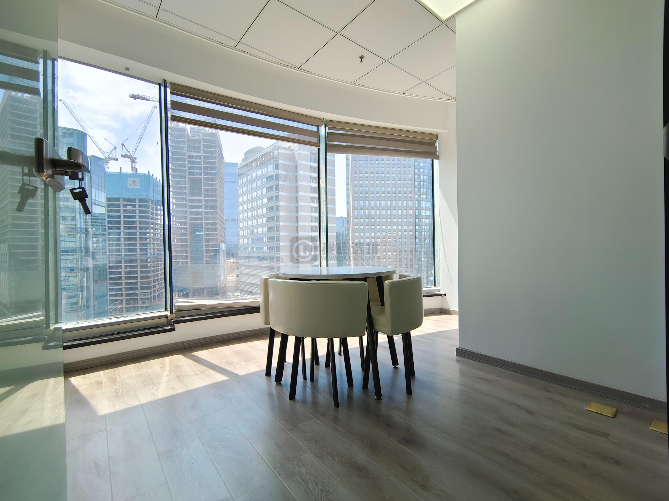 商茂世纪广场面积318平