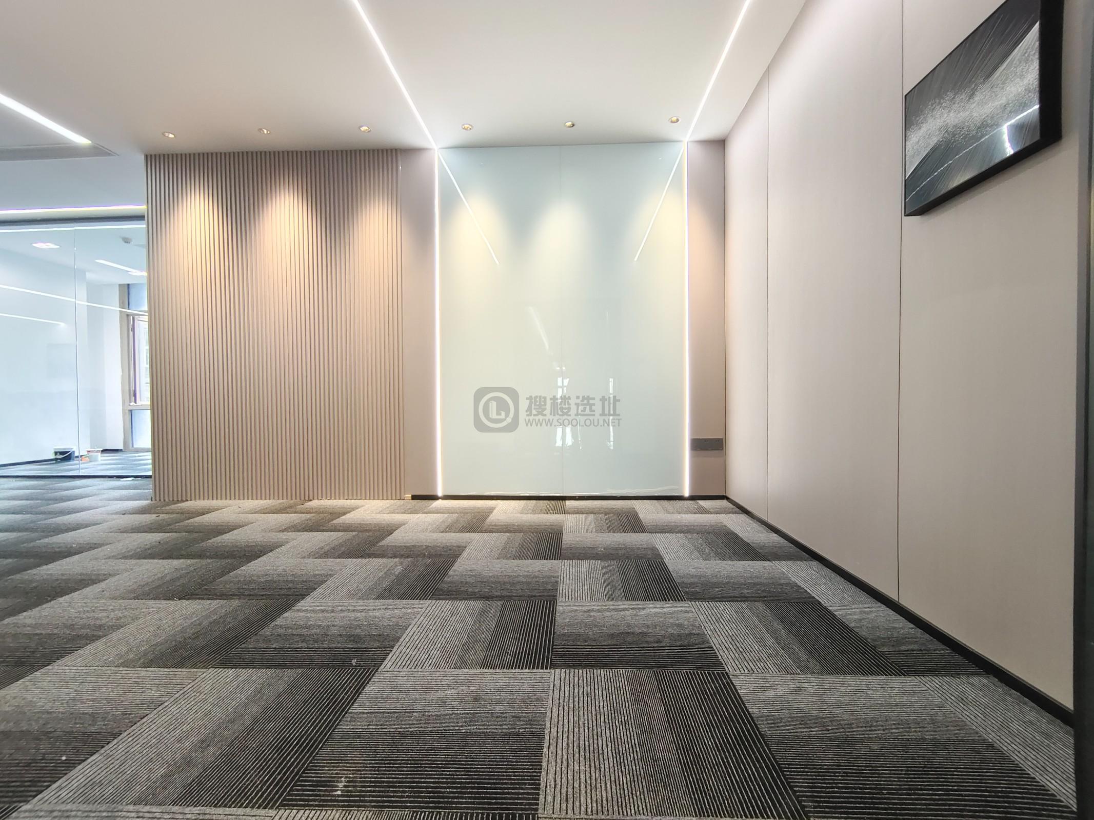 新世纪广场面积260平