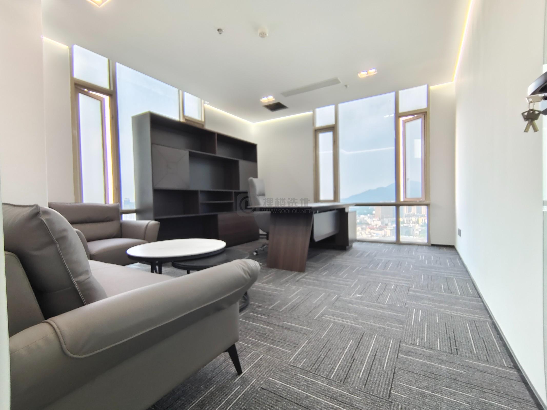 新世纪广场面积260平