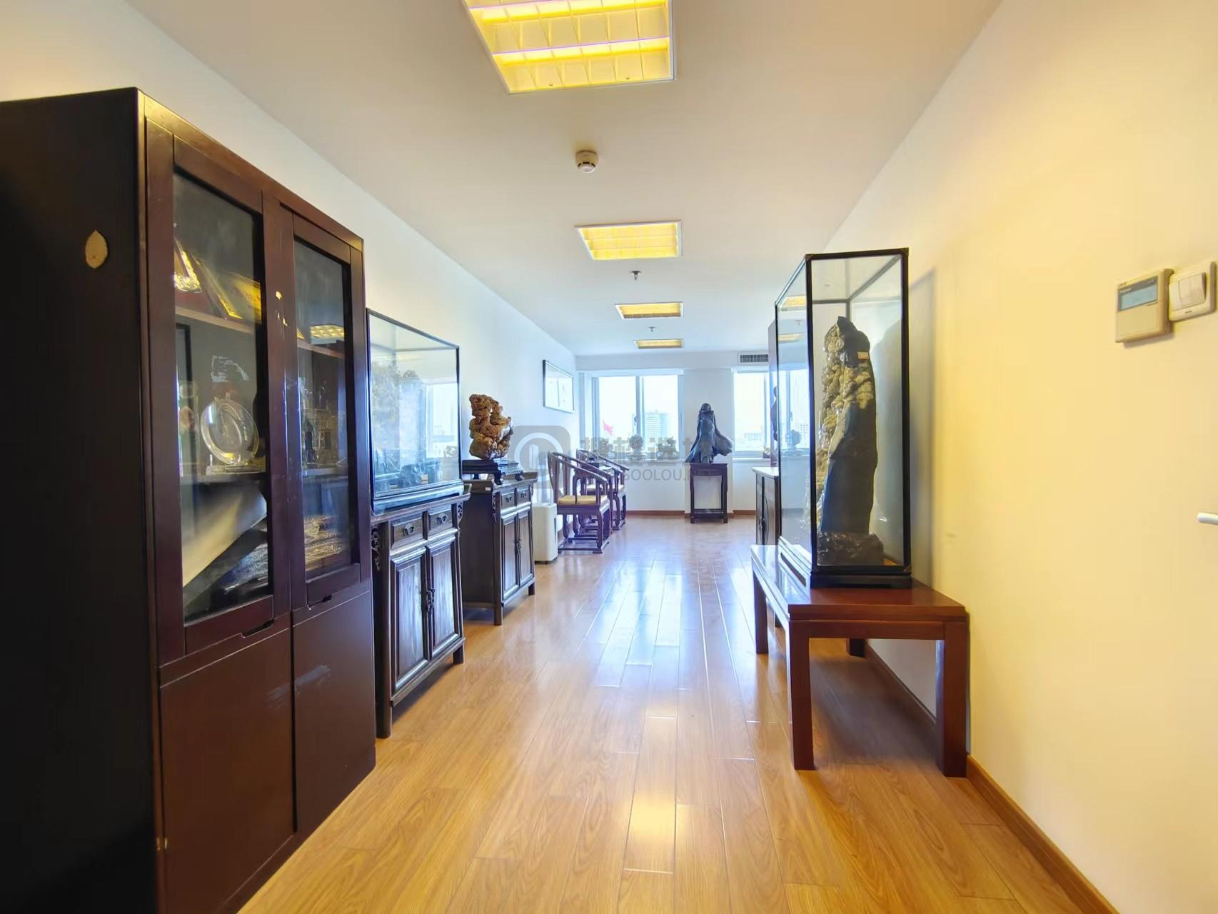 长发中心（CFC）面积1300平