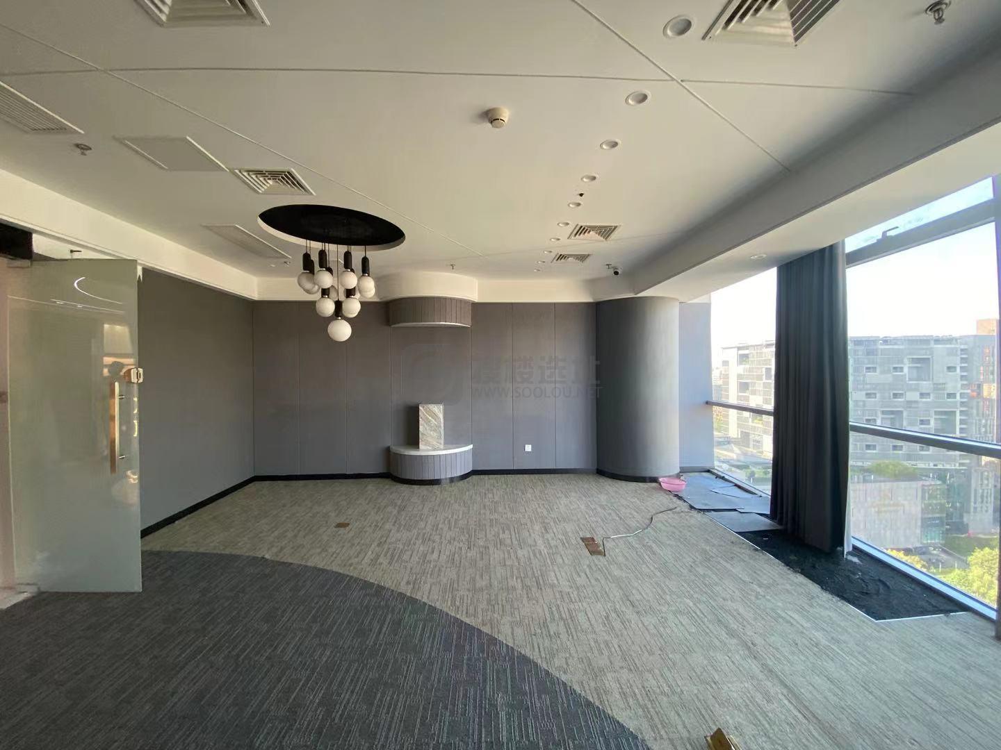 新地中心面积296平