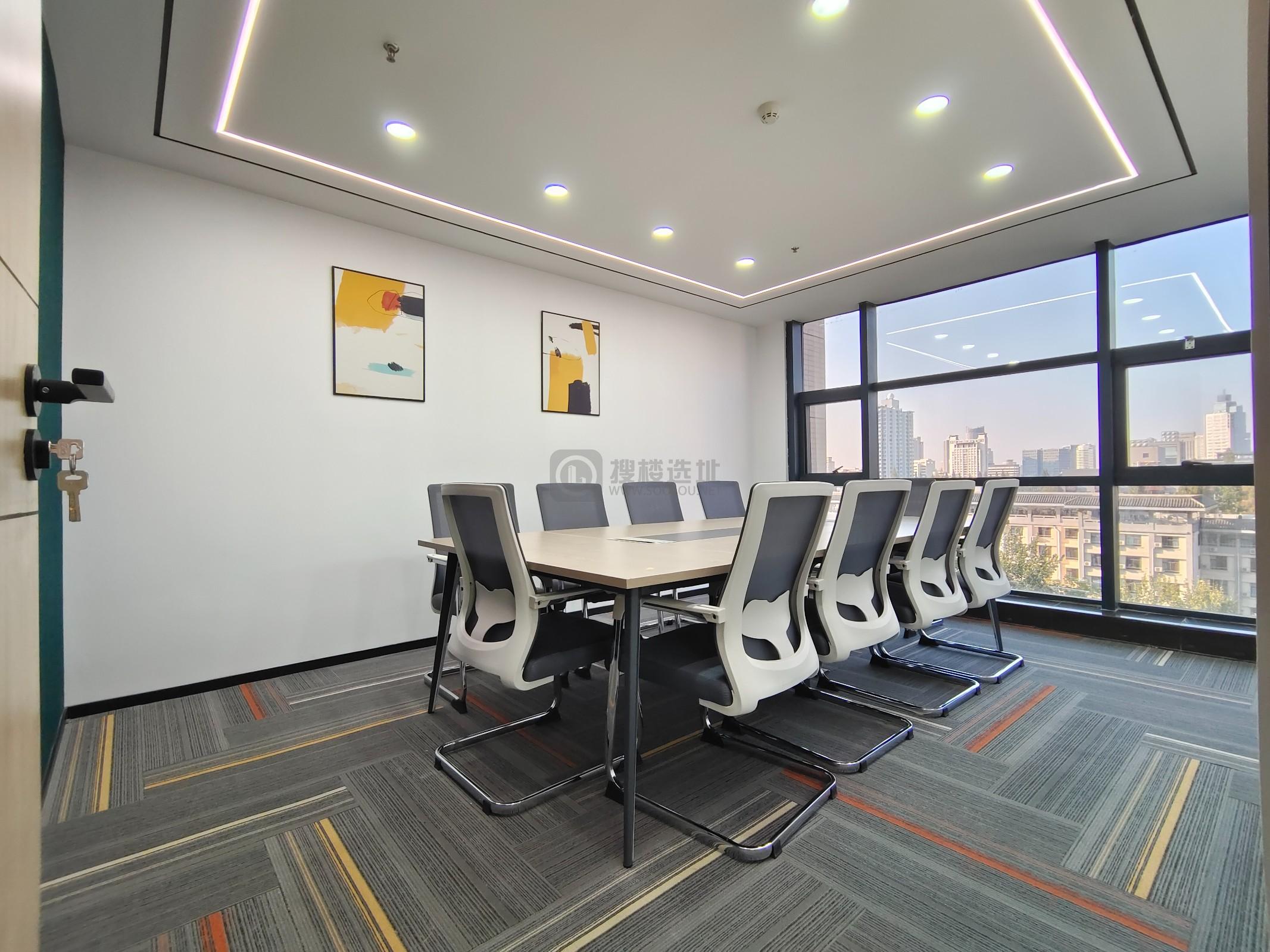 君临国际面积178平