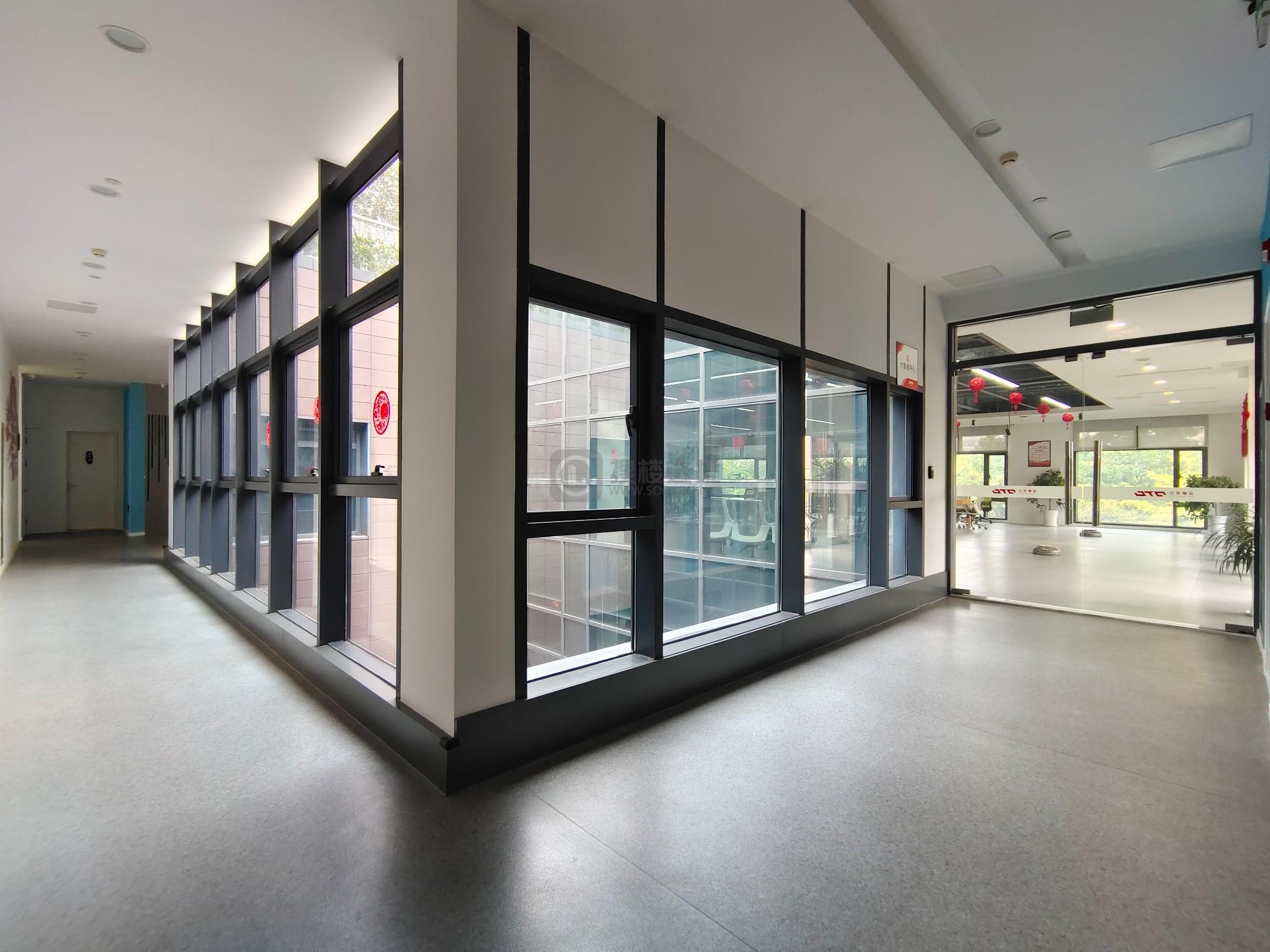 紫东国际创意园面积700平