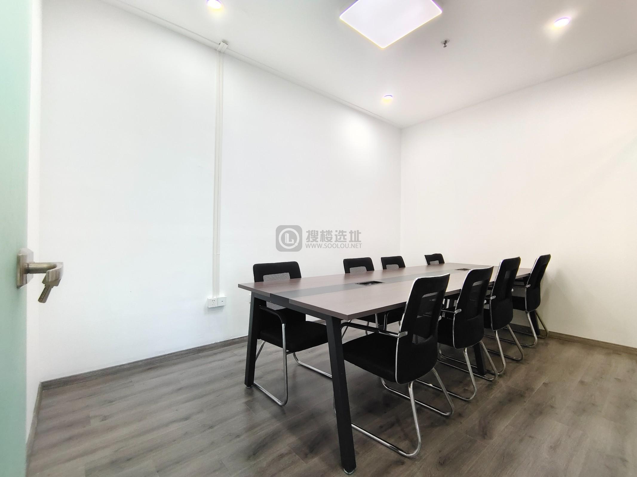 新世纪广场面积123平