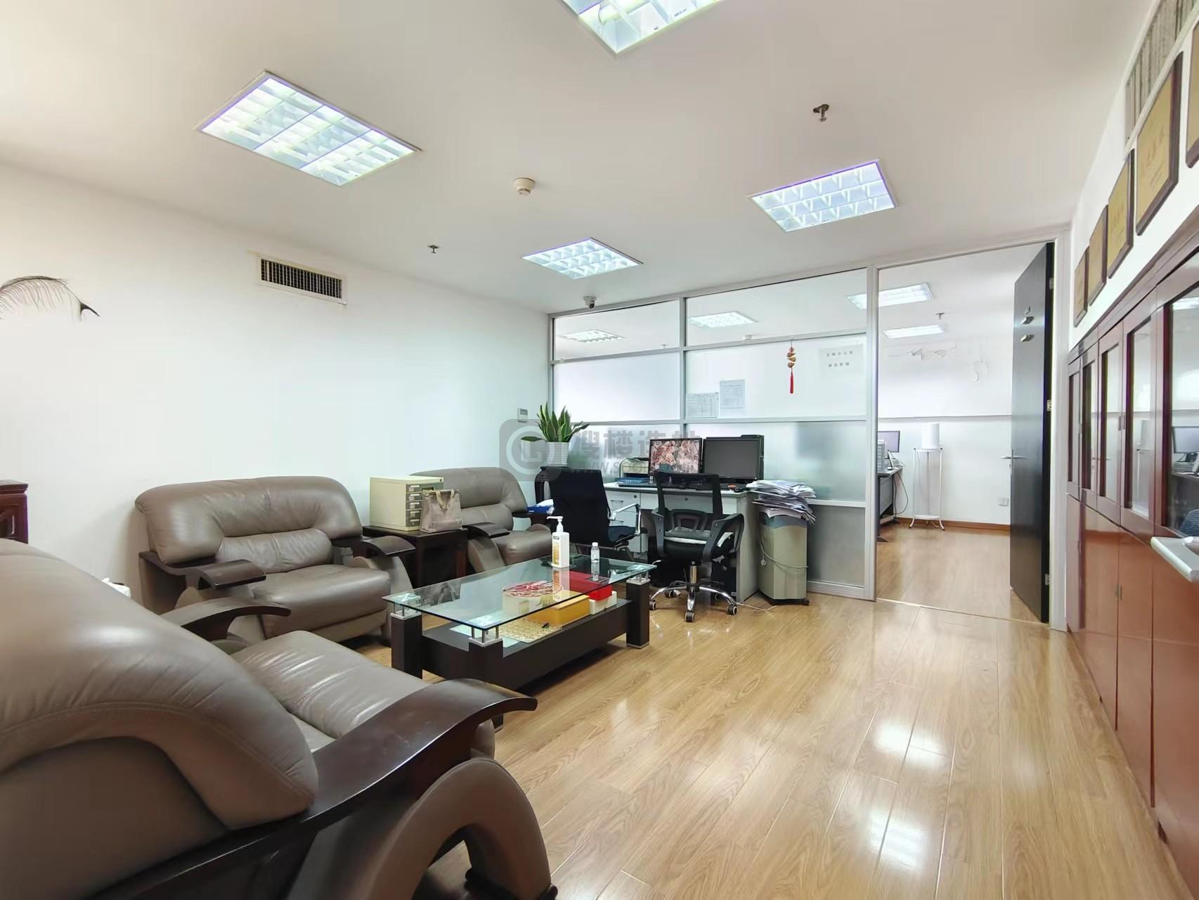 长发中心（CFC）面积1300平