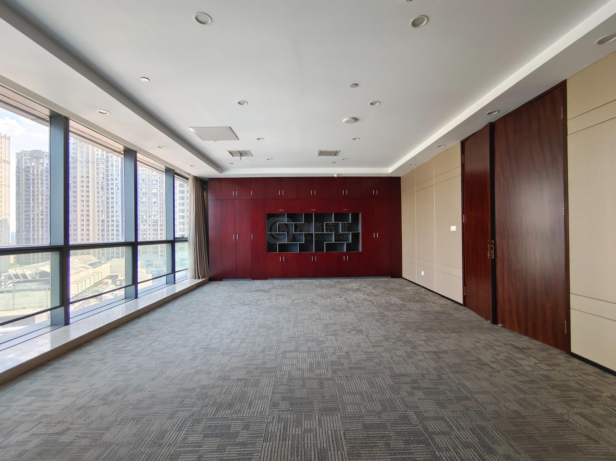 中海广场面积2000平