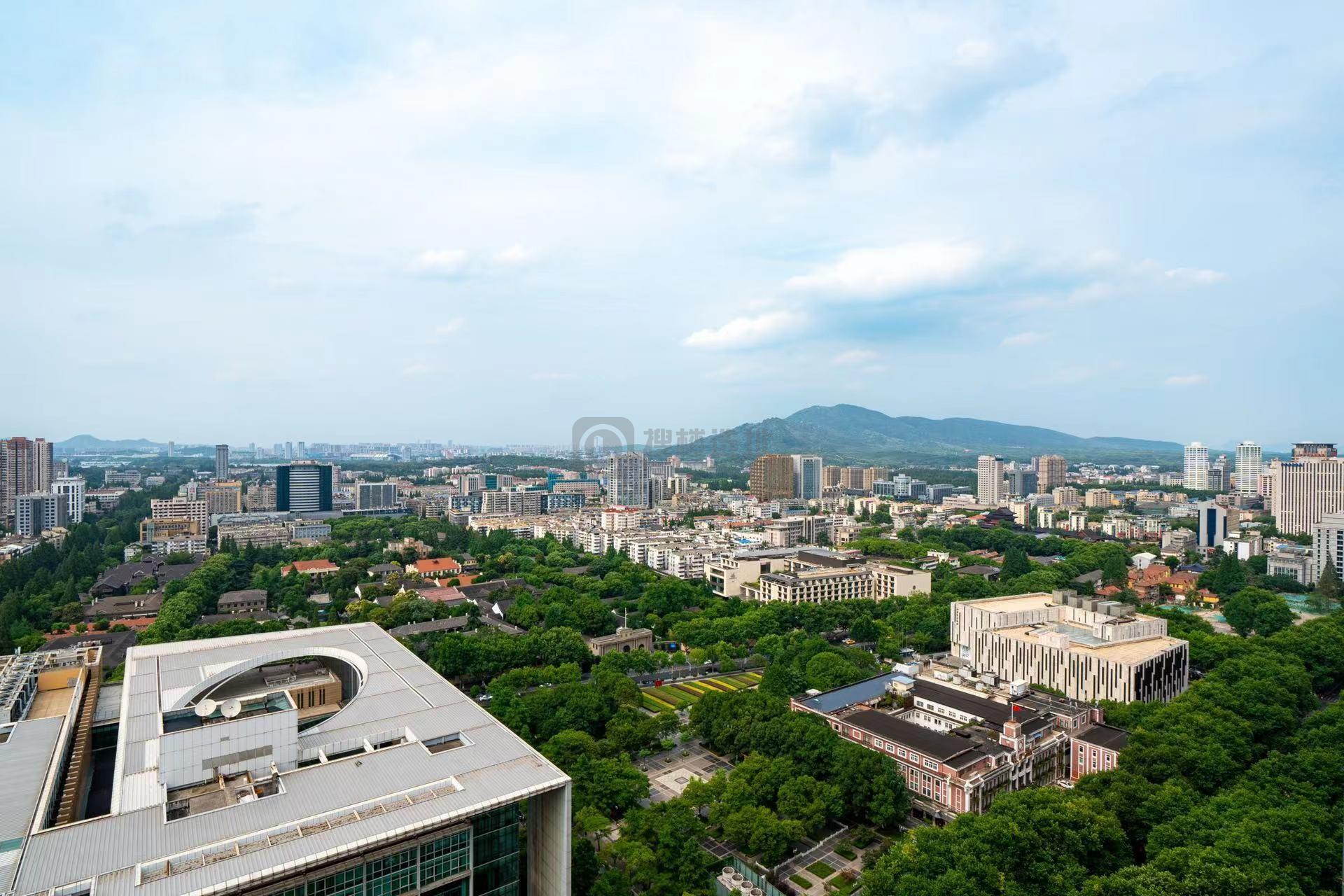 新世纪广场面积375平