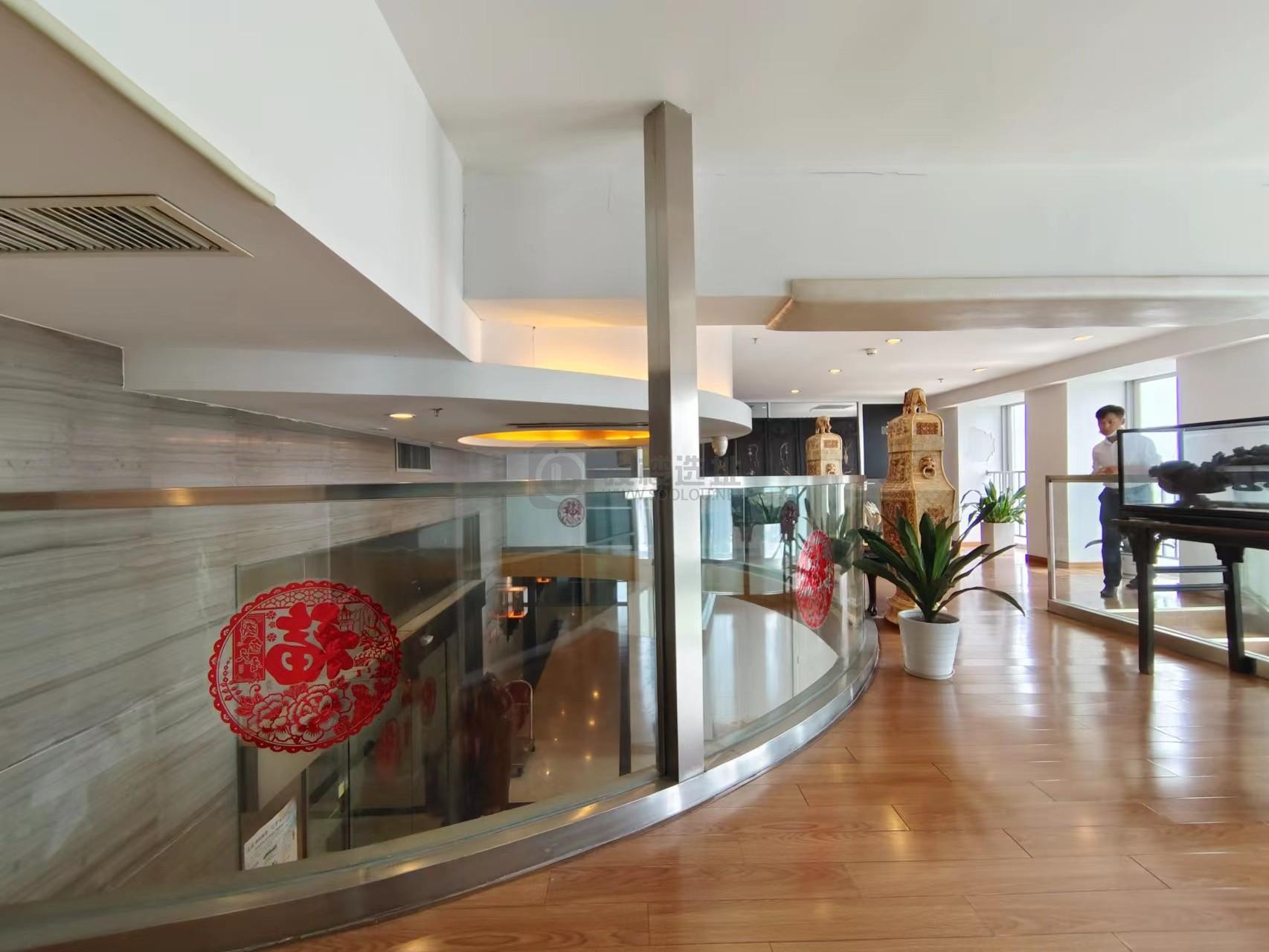 长发中心（CFC）面积1300平