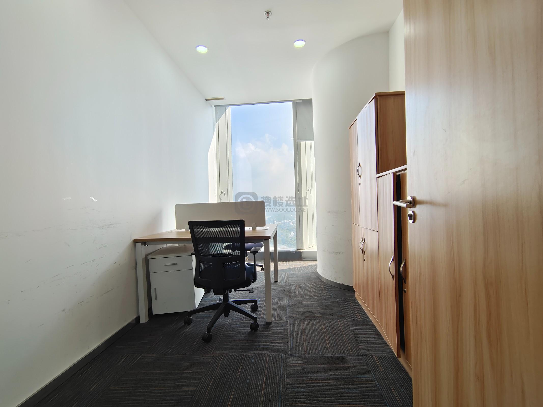 紫峰大厦面积500平