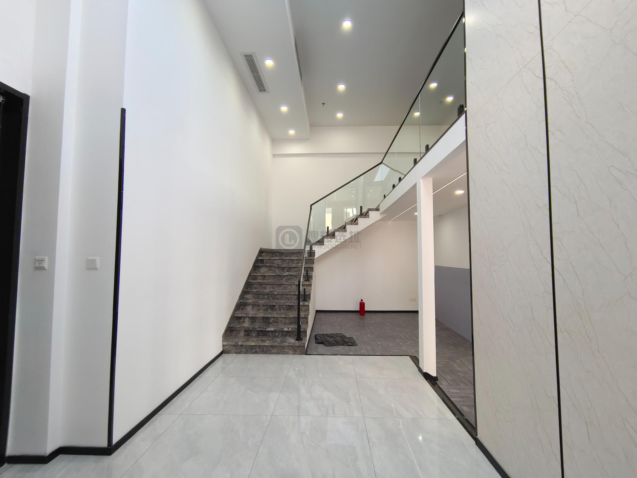 长发中心（CFC）面积408平