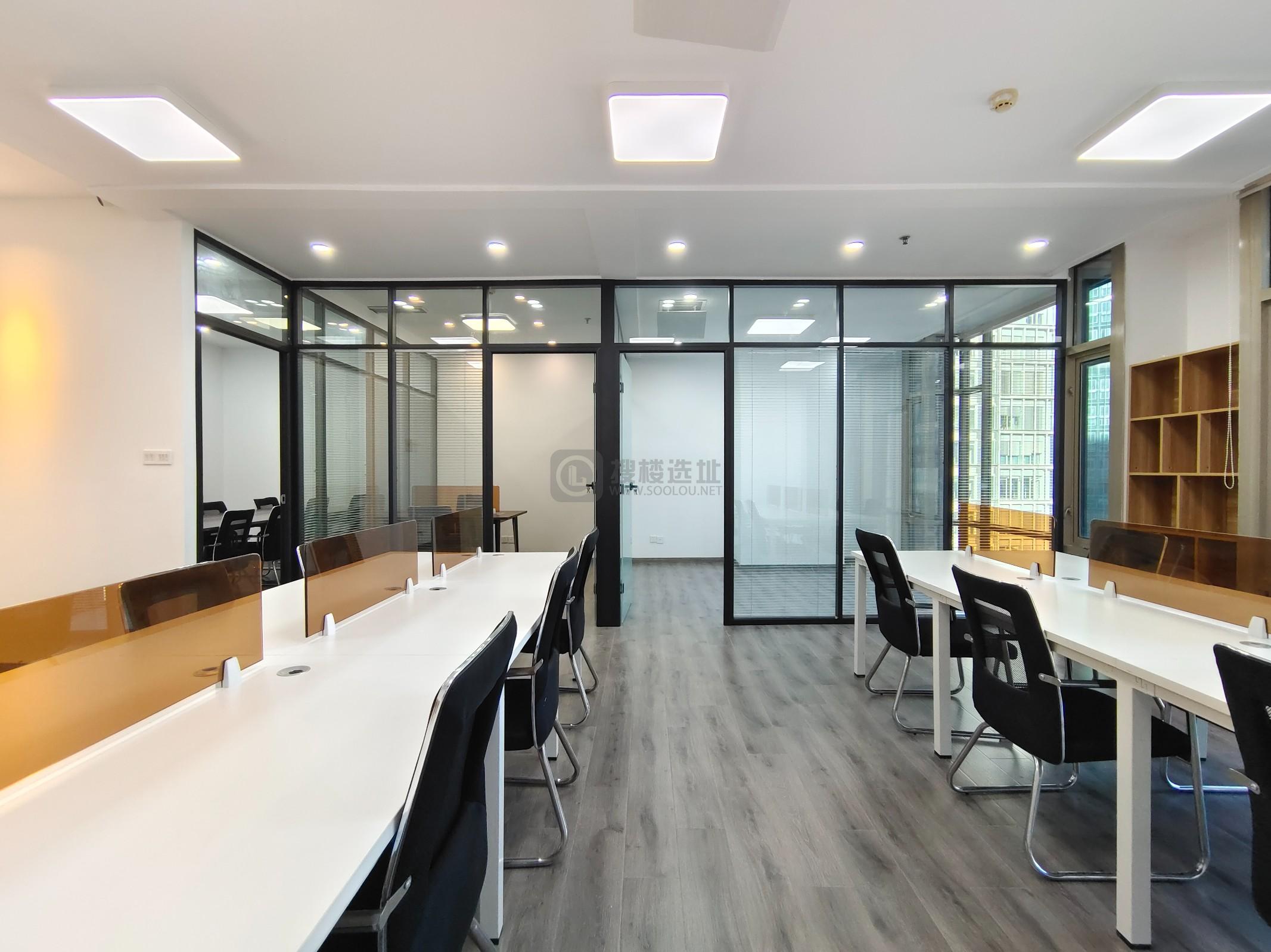 新世纪广场面积123平