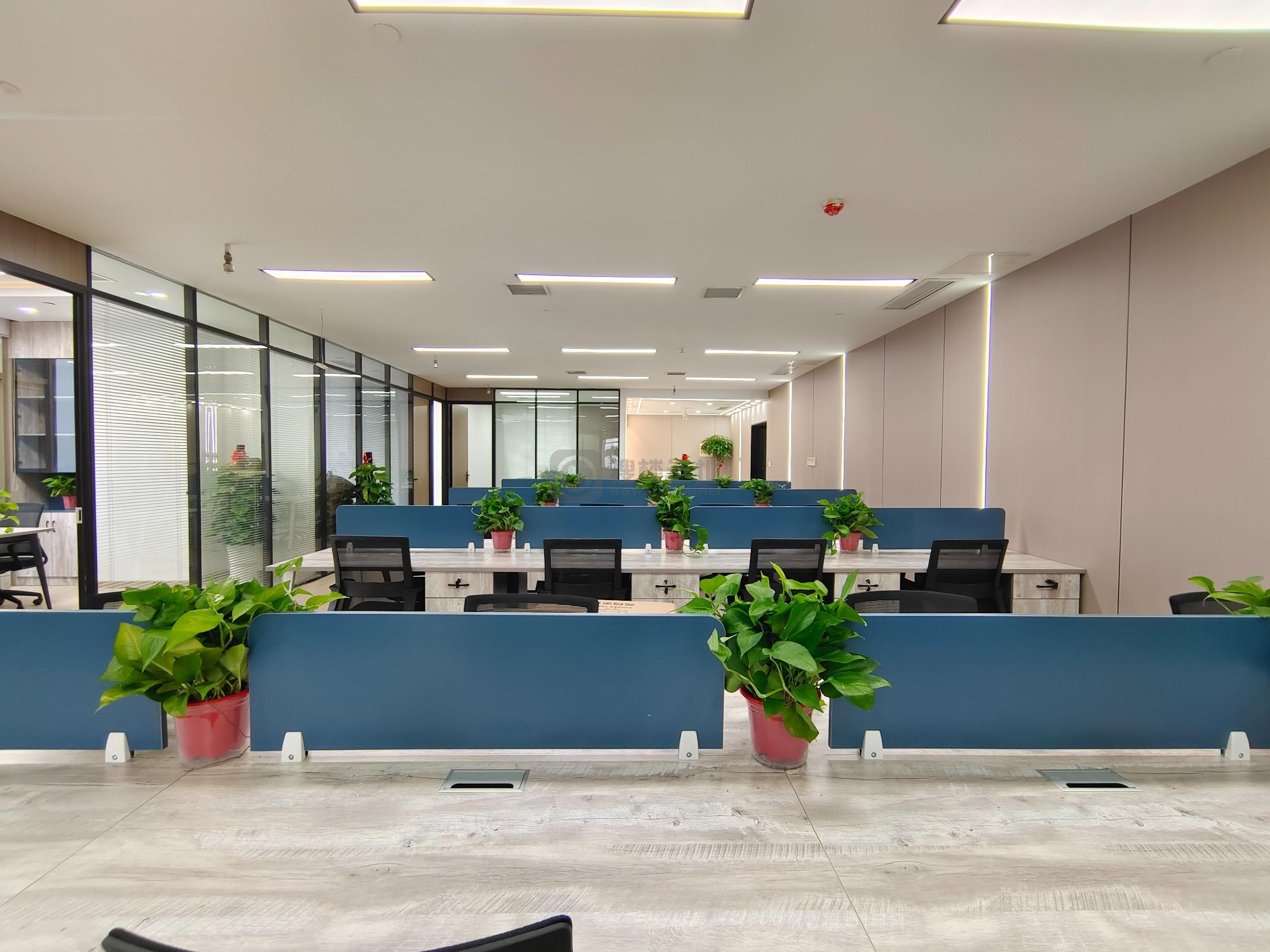 新世纪广场面积308平