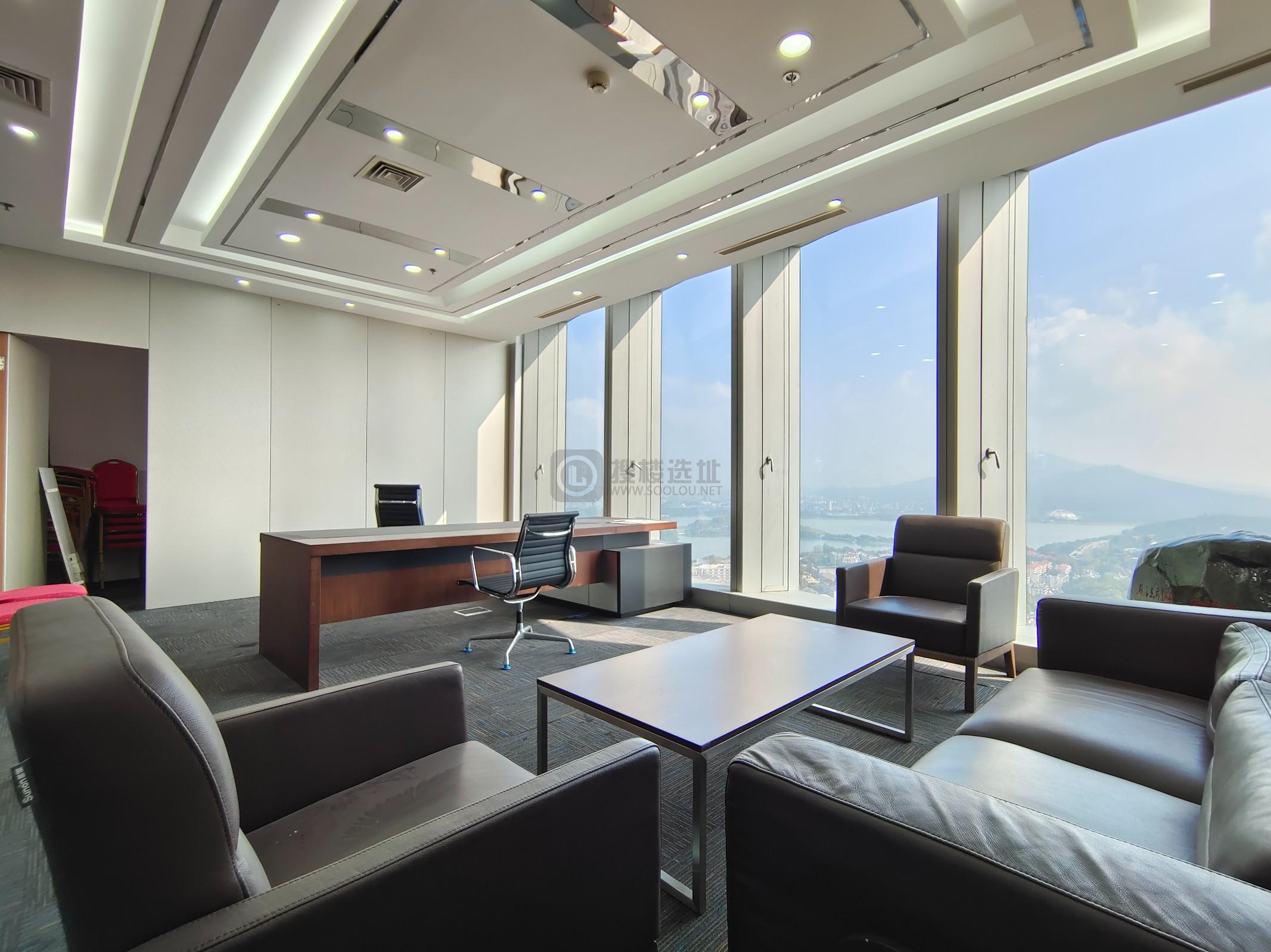 紫峰大厦面积500平