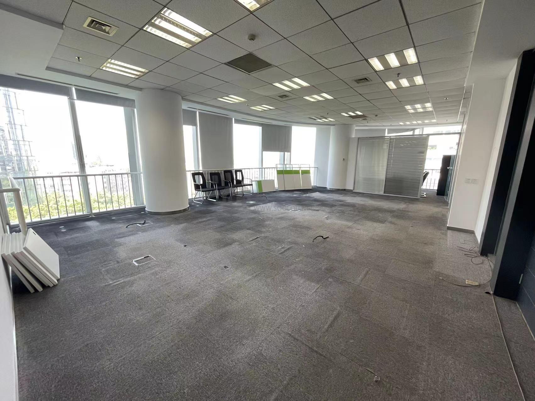 云峰大厦面积373平