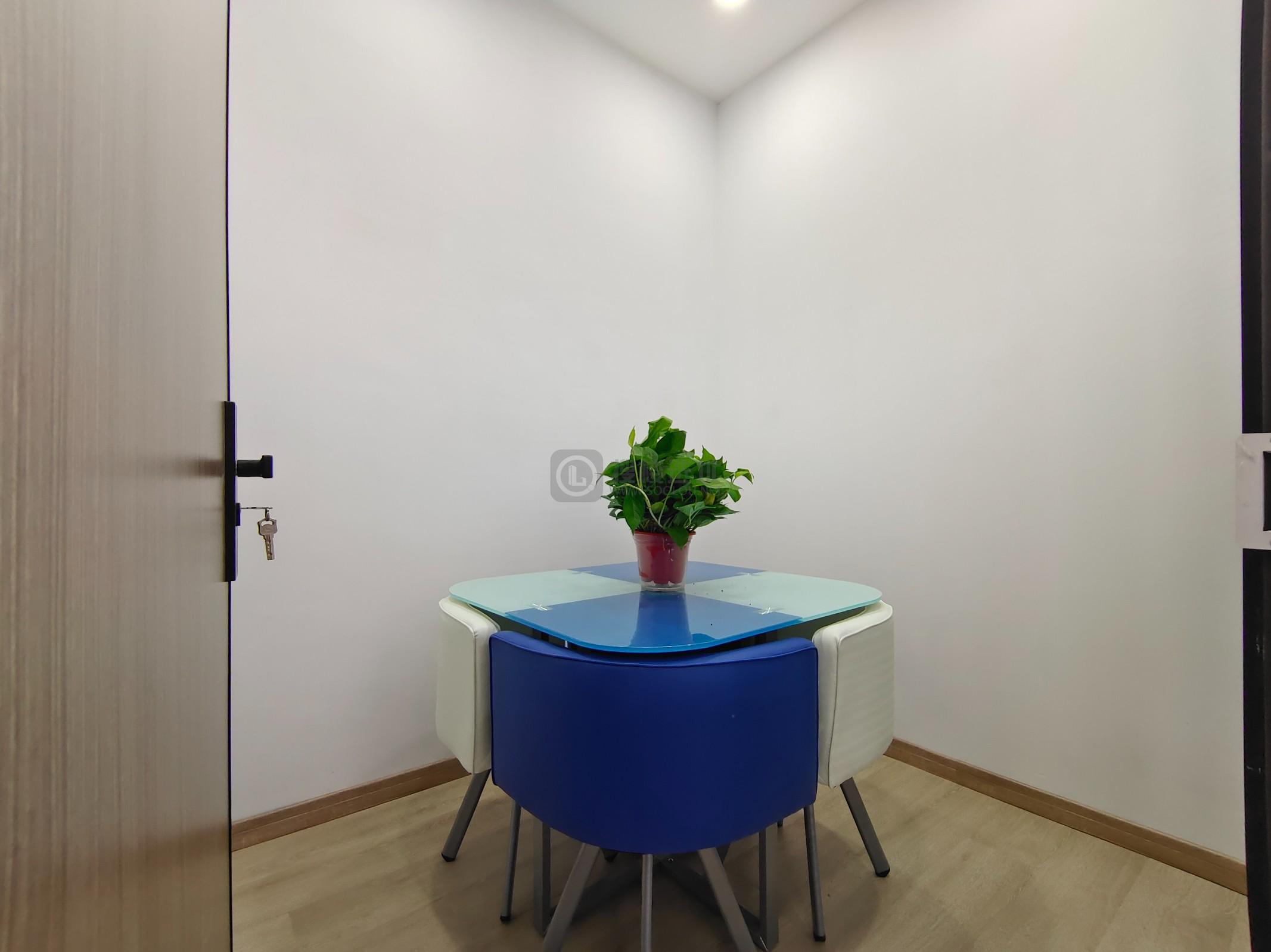 新世纪广场面积308平