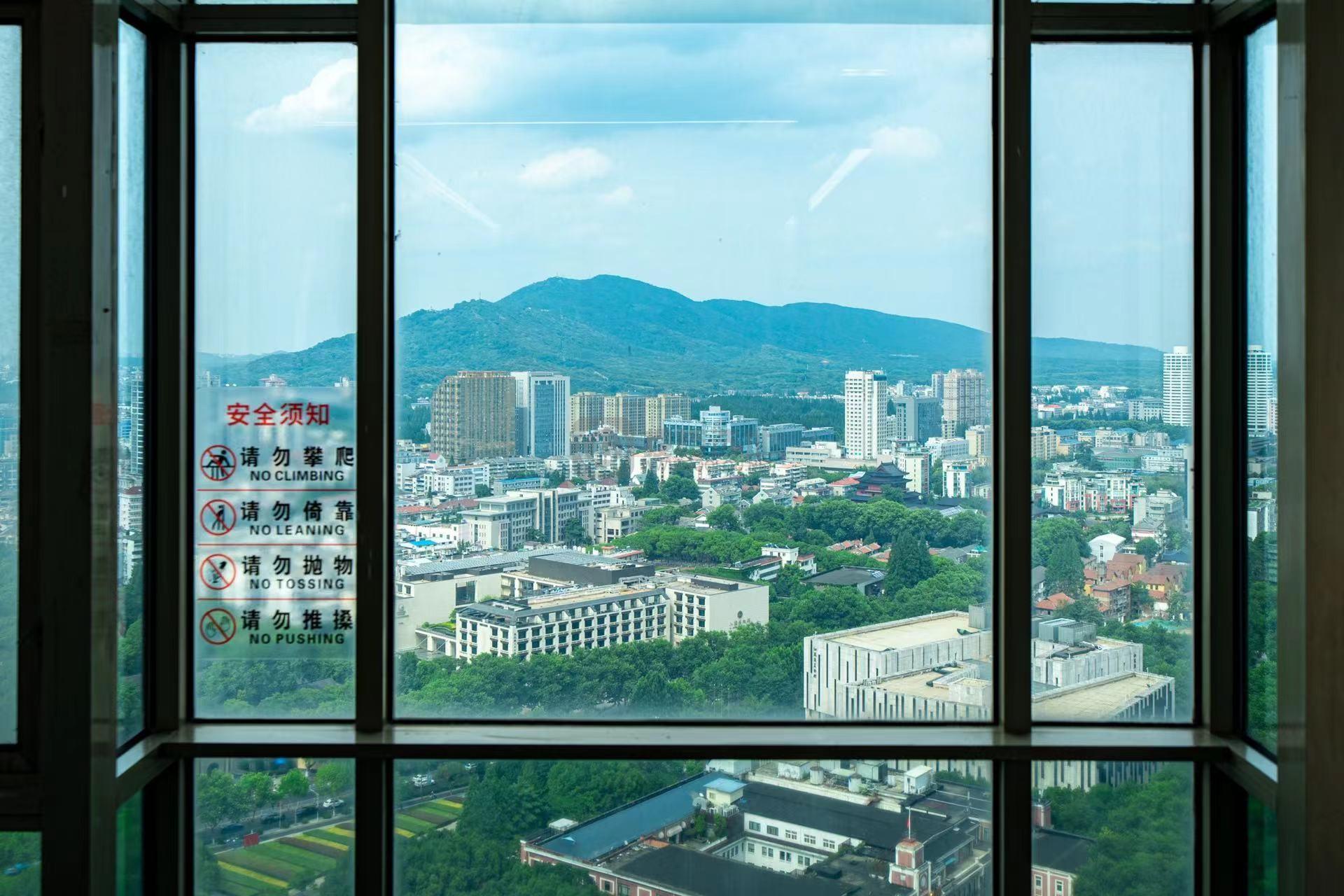 新世纪广场面积375平