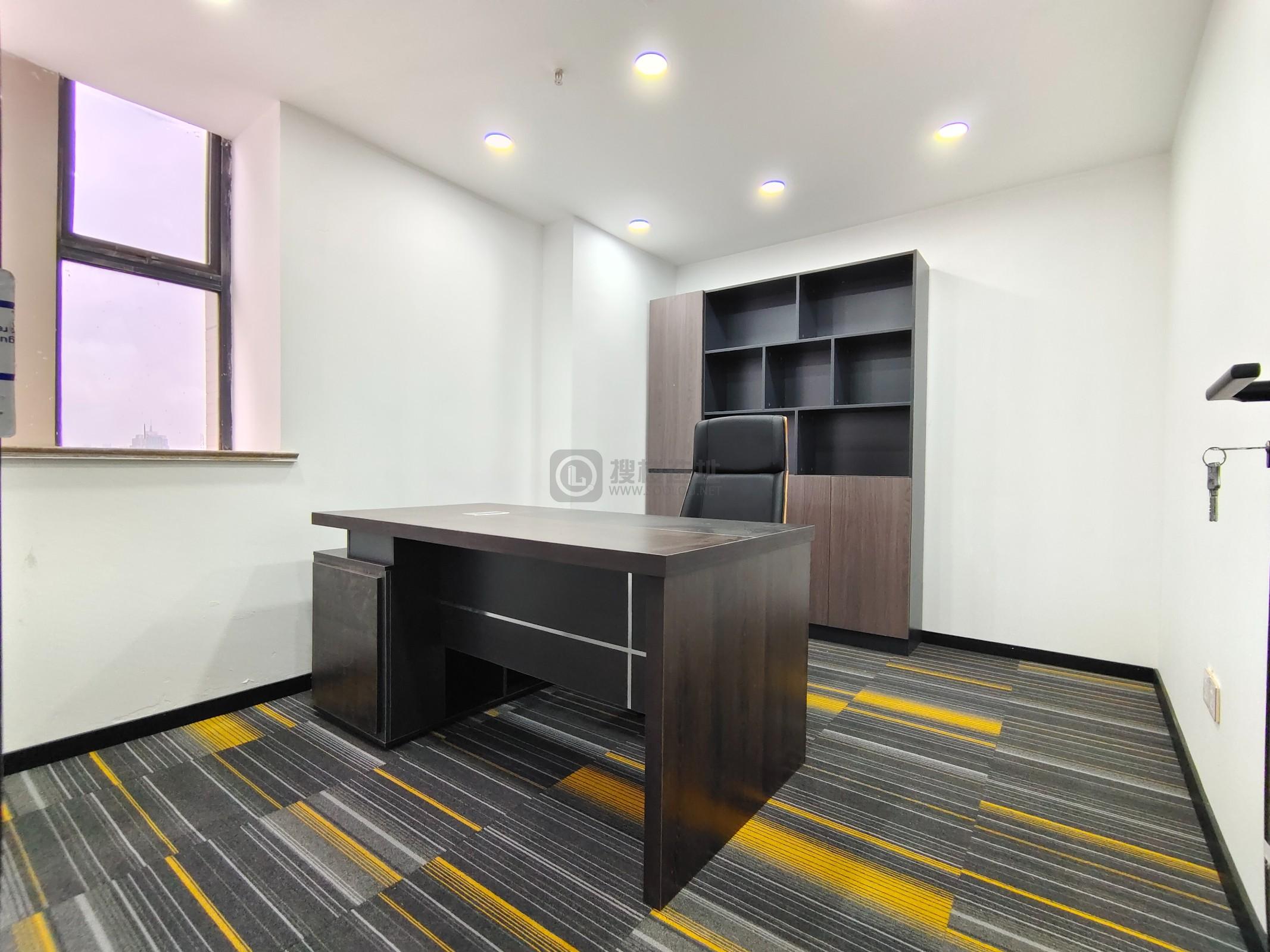 君临国际面积243平