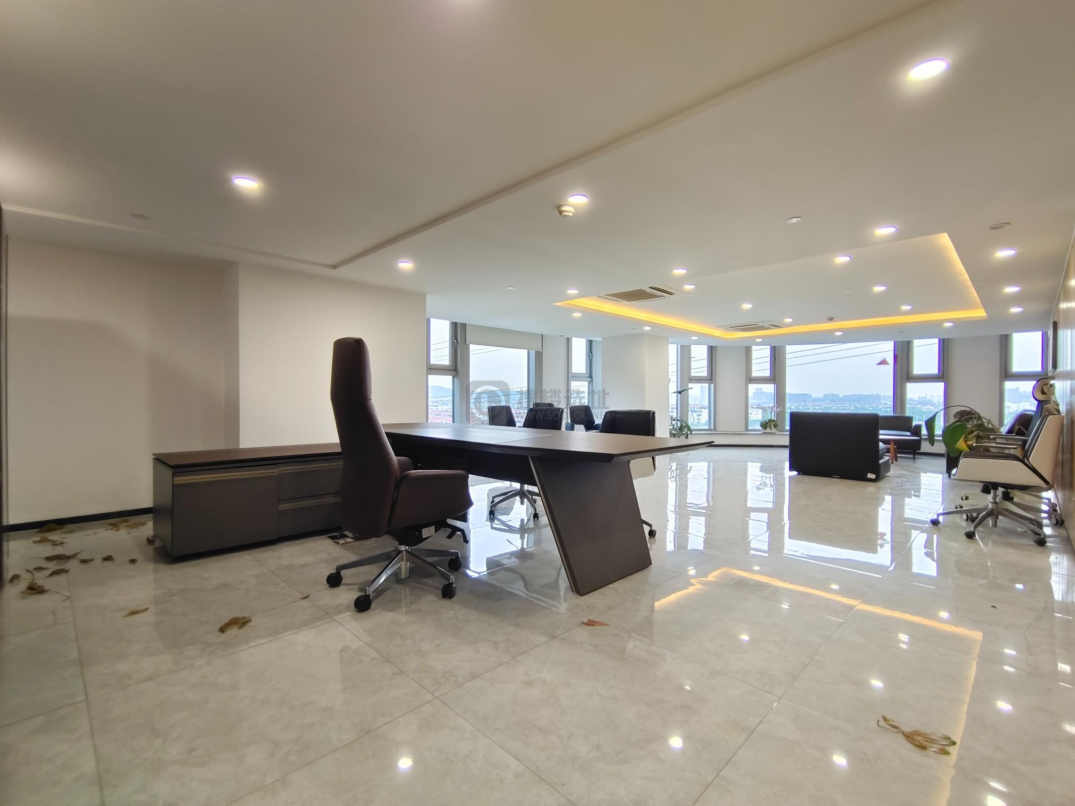 九龙湖企业总部园面积1036平