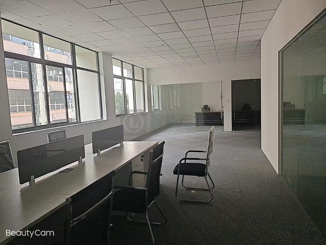 金陵科技学院面积1700平