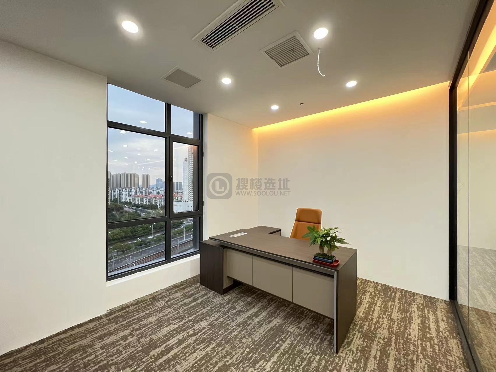 中海龙湾财富中心面积216平