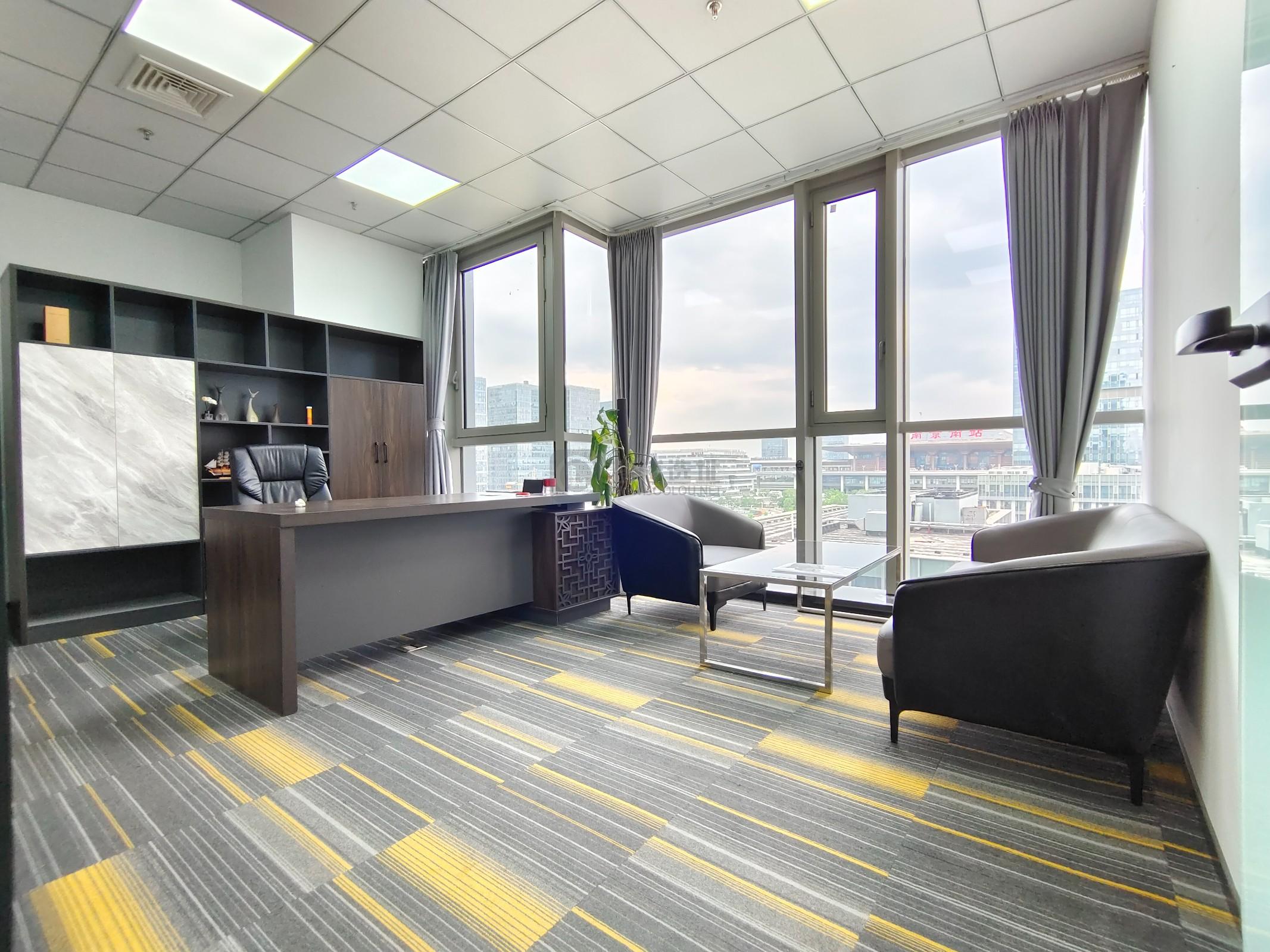 绿地之窗面积220平