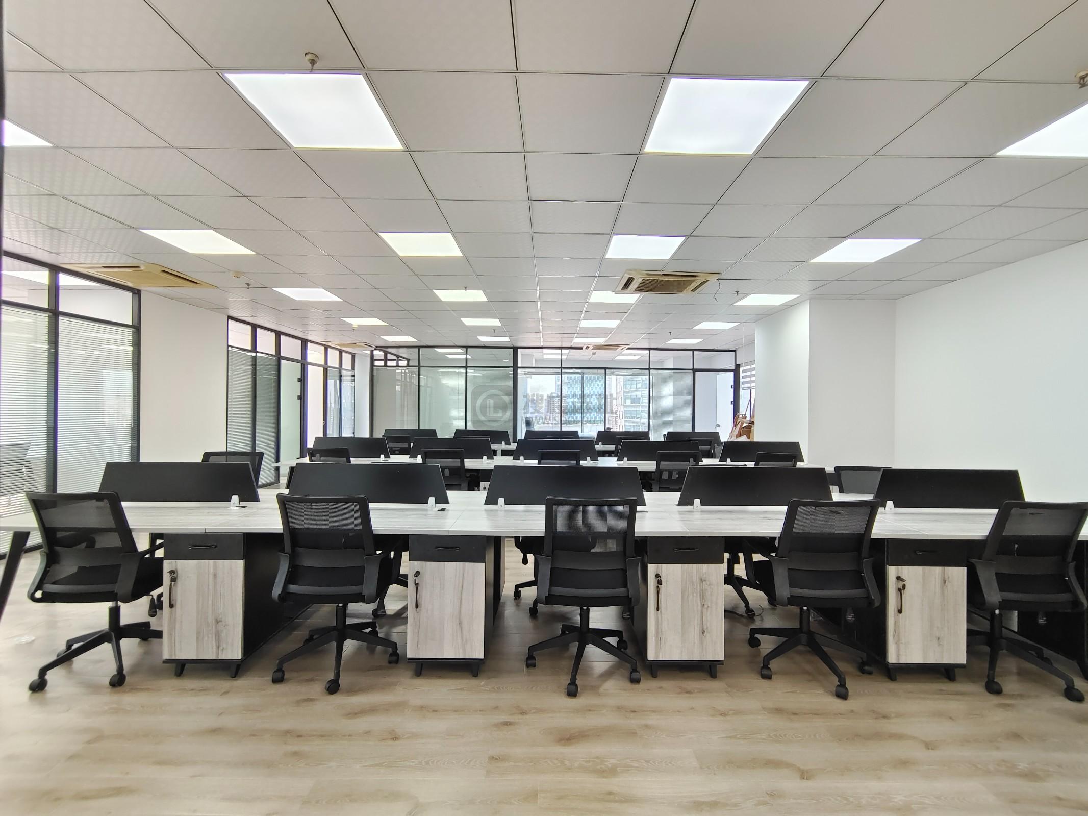 商茂世纪广场面积318平